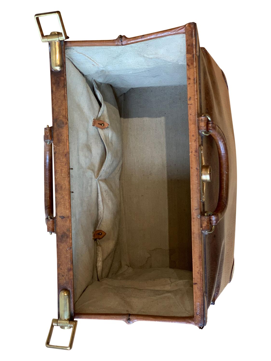 Early 20th Century Louis Vuitton Leather Travel Case, circa 1910 For Sale