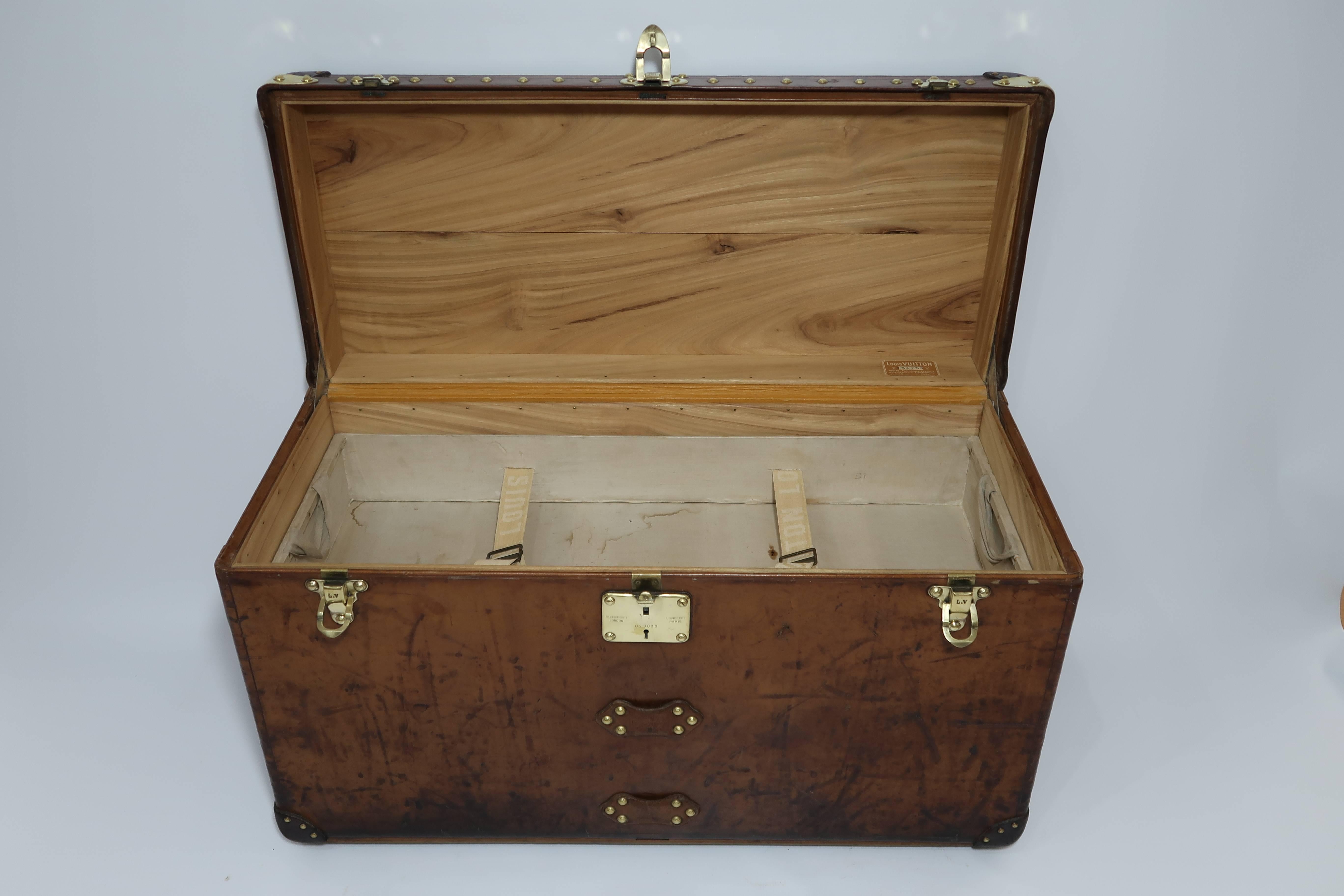 Louis Vuitton Leather Trunk with Camphor Interior For Sale 3