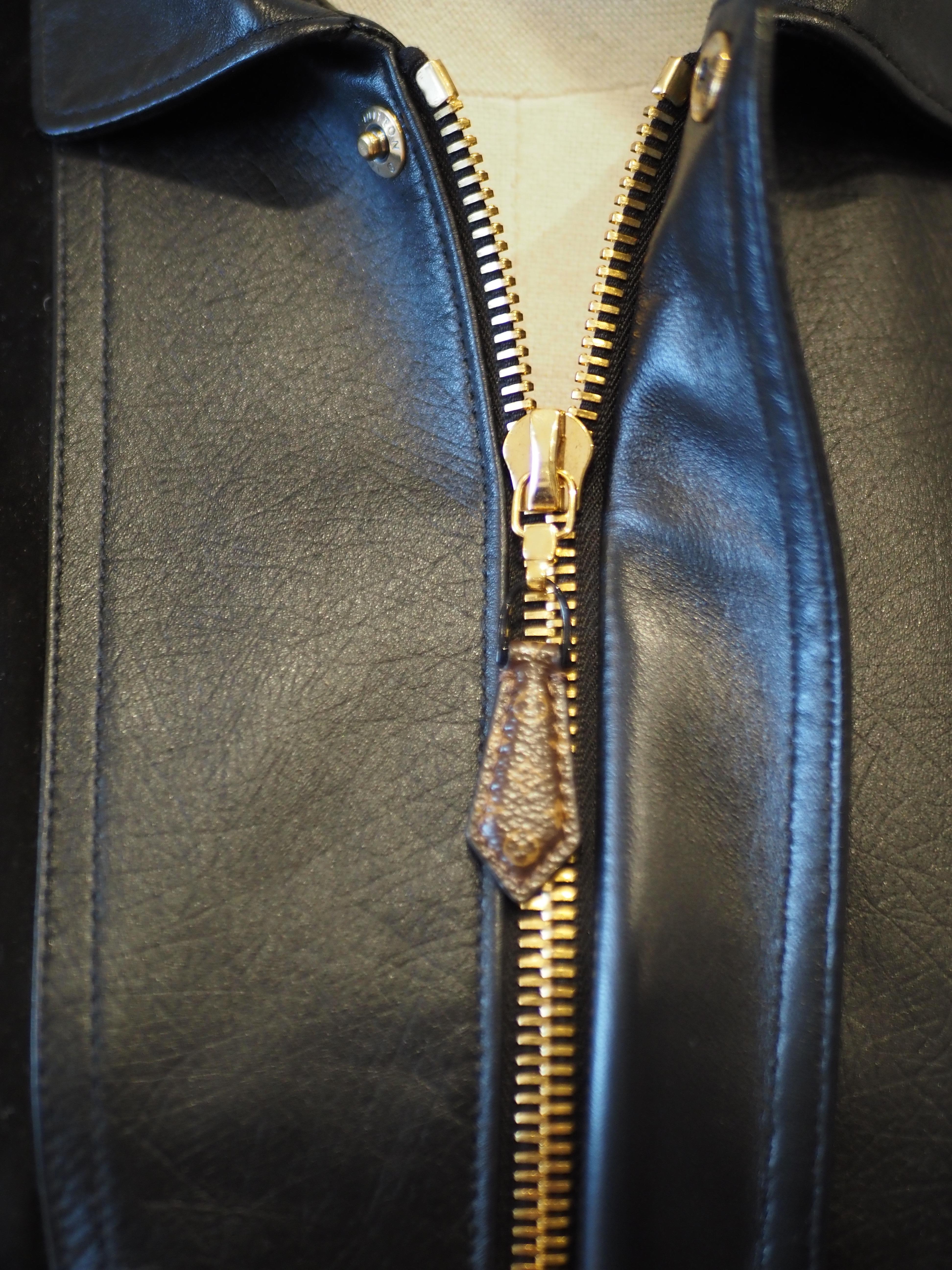Louis Vuitton Lederjacke aus Samt im Angebot 10