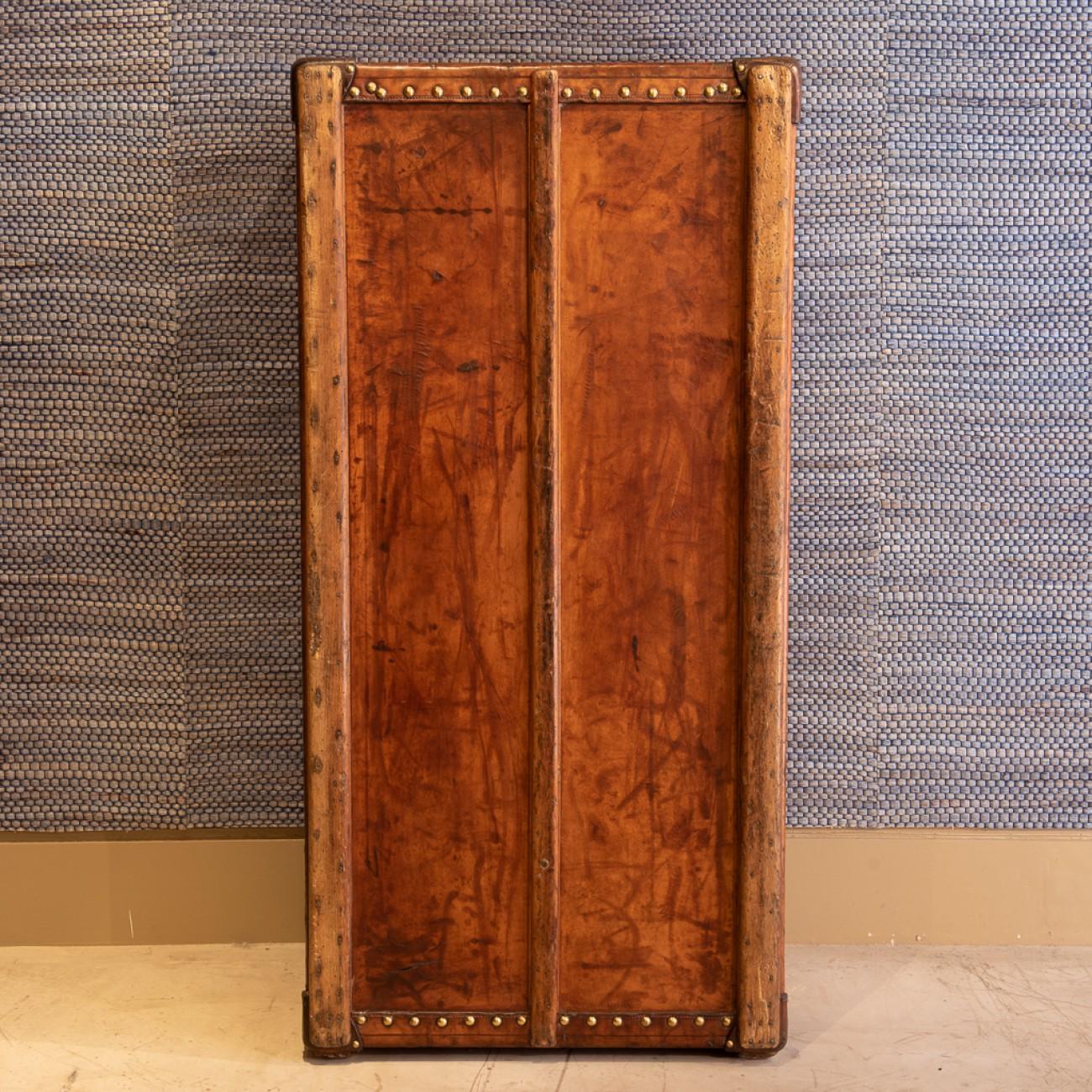 Louis Vuitton Leather Wardrobe Trunk, circa 1915 In Good Condition In London, GB