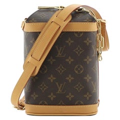 Louis Vuitton Legacy Milchbox-Tasche Monogramm Segeltuch