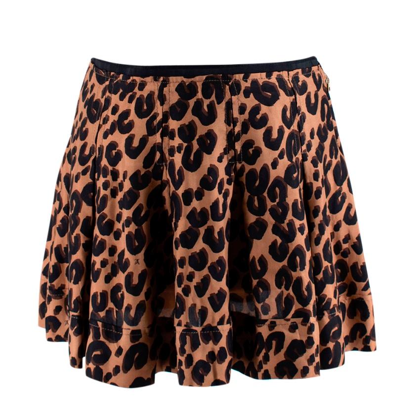 Louis Vuitton Leopard Print Silk Pleated Mini Skirt - Size US2 In Excellent Condition In London, GB