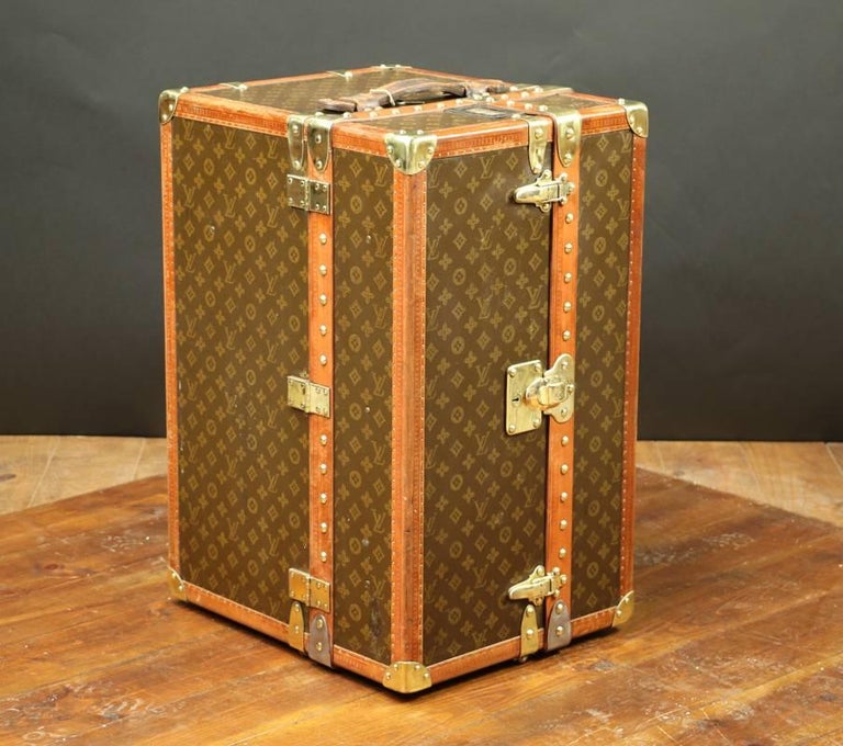 Brown Canvas Shoe Trunk, 1930s for sale at Pamono