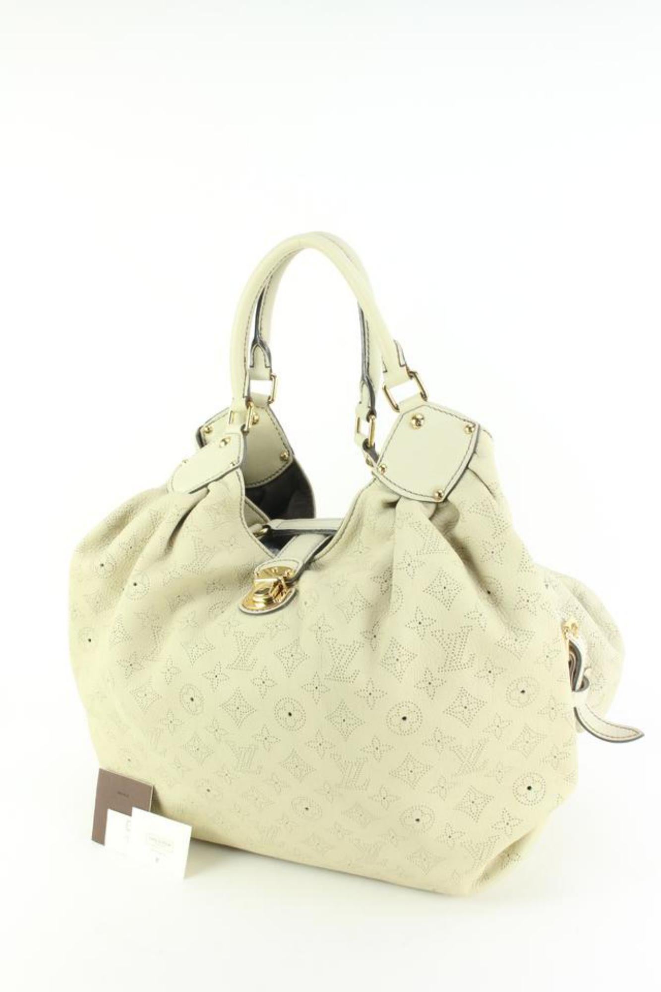Louis Vuitton Light Beige Sand Monogram Leather Mahina XL Hobo Bag 58lk55s For Sale 7