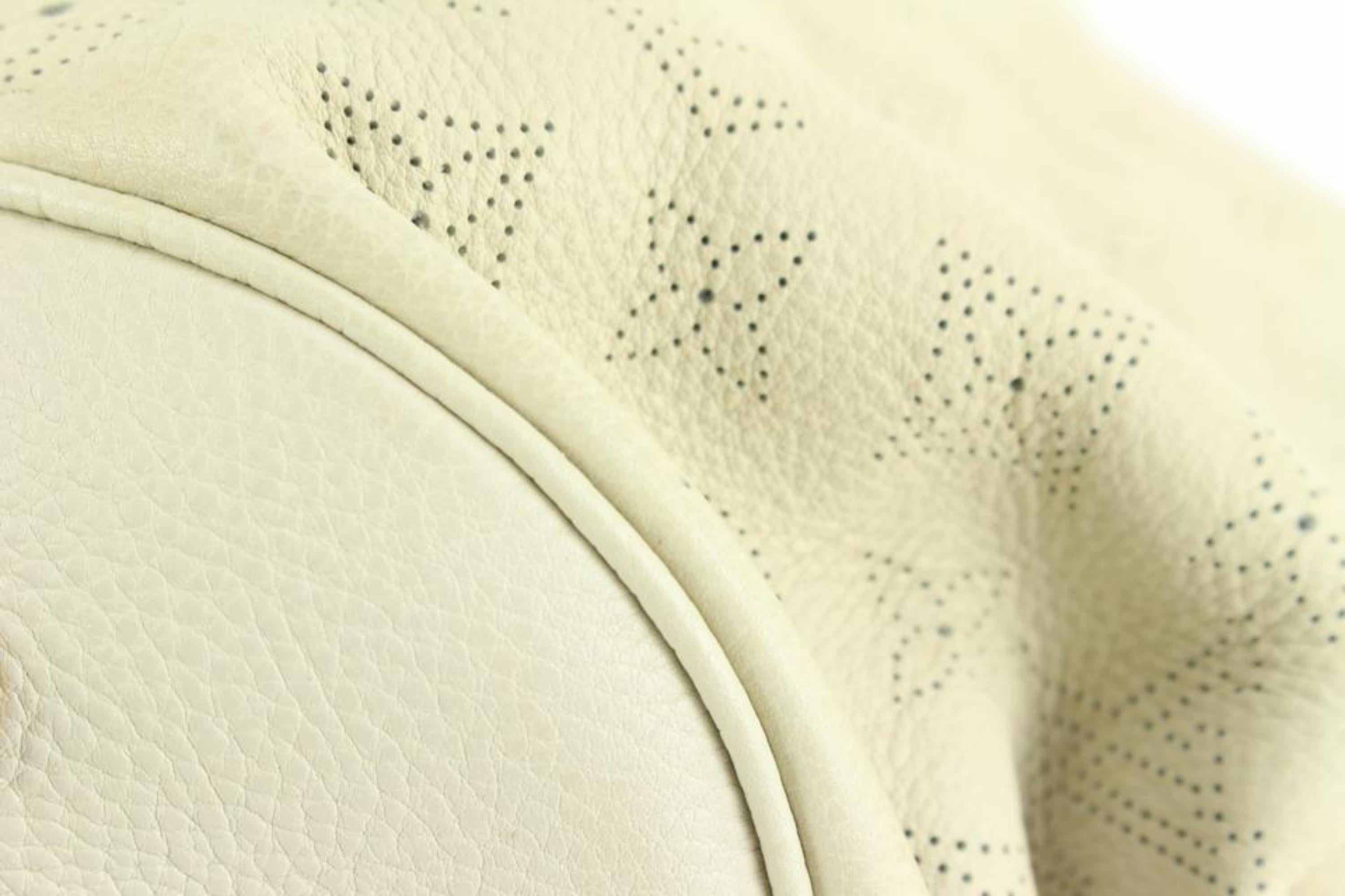 Louis Vuitton Light Beige Sand Monogram Leather Mahina XL Hobo Bag 58lk55s For Sale 1