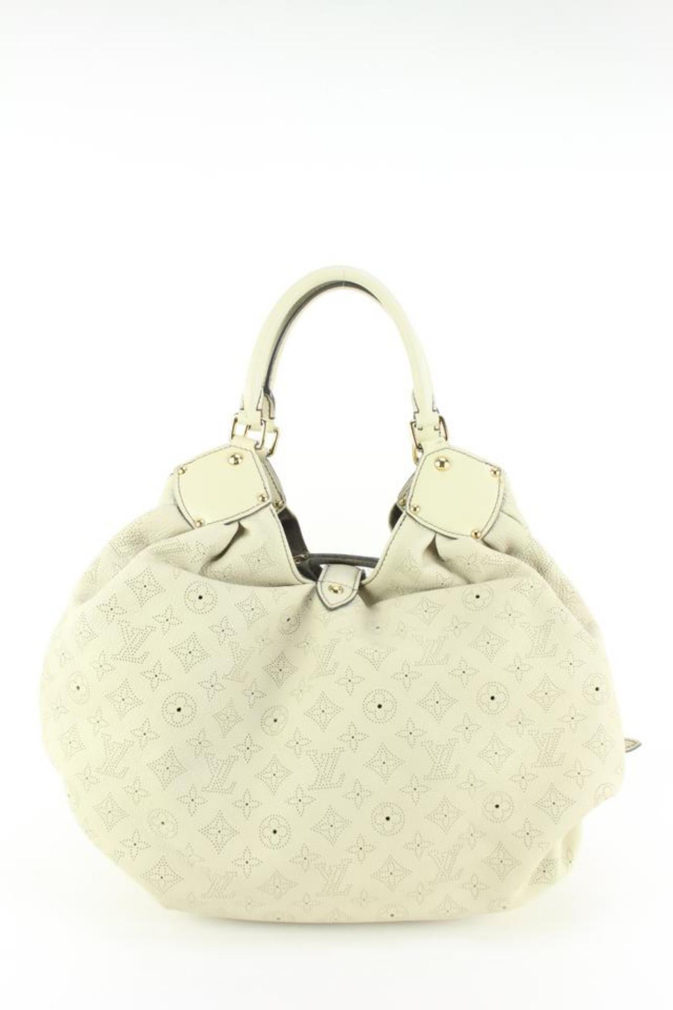 Louis Vuitton Light Beige Sand Monogram Leather Mahina XL Hobo Bag 58lk55s For Sale 3