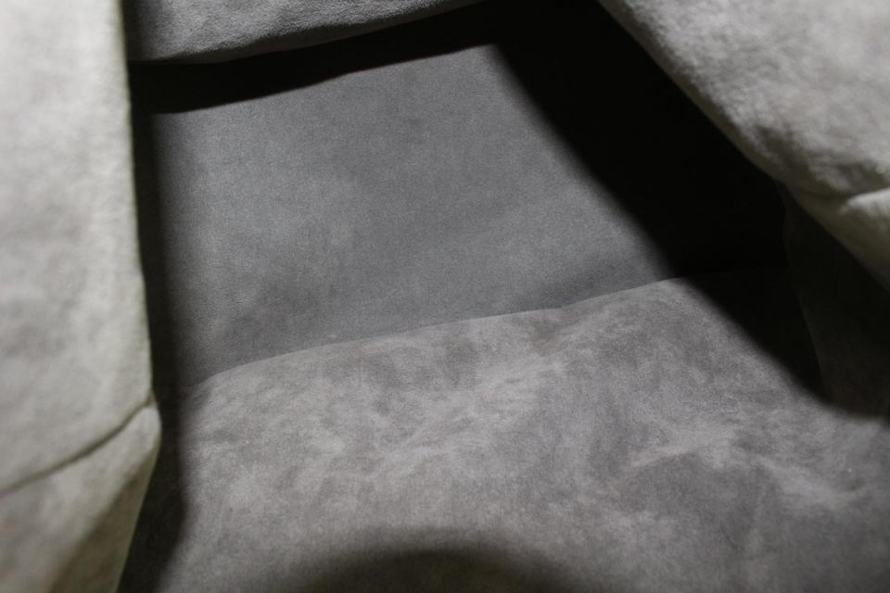 Louis Vuitton Light Beige Sand Monogram Leather Mahina XL Hobo Bag 58lk55s For Sale 4