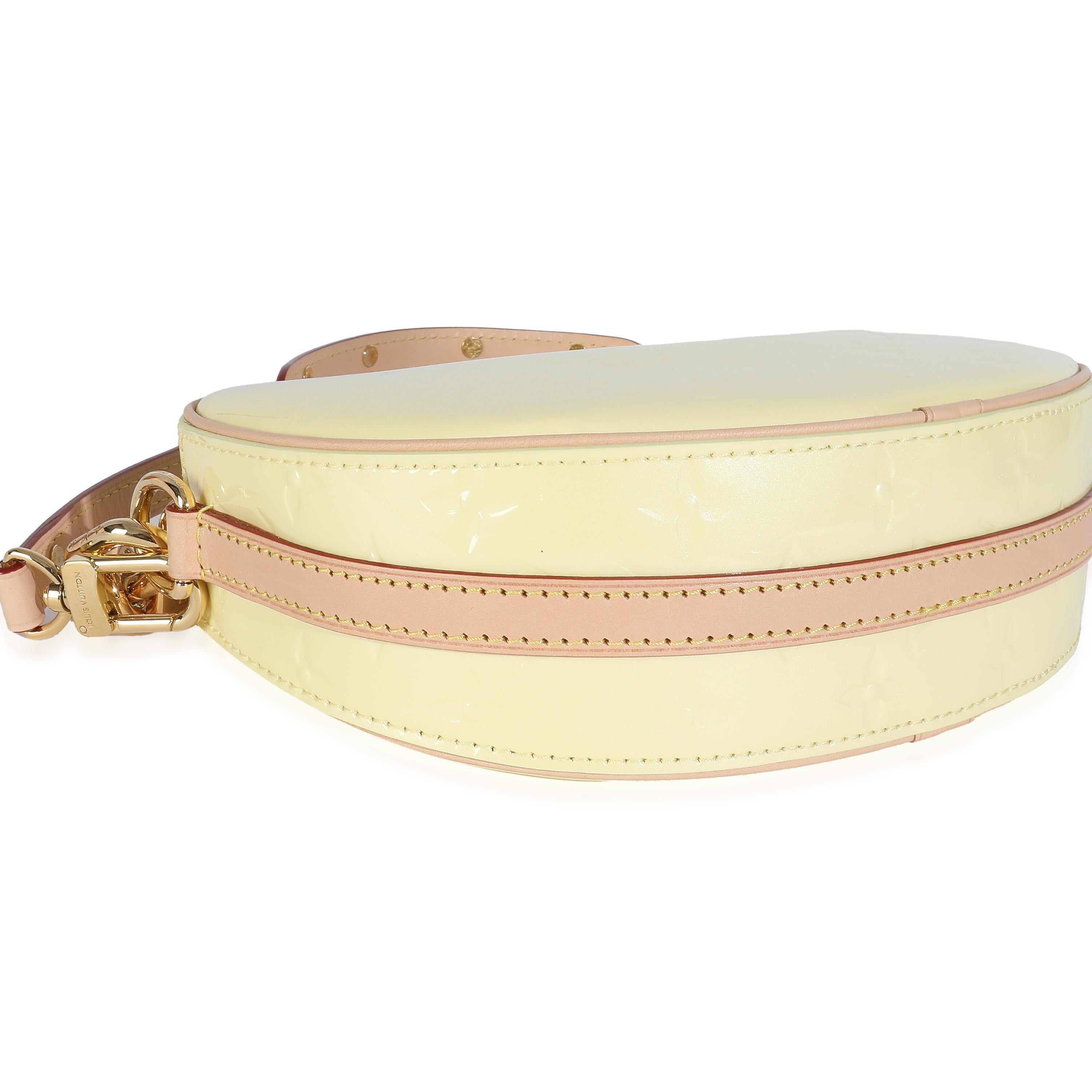 Louis Vuitton Hellgelb Monogram Vernis Croissant NM Damen im Angebot