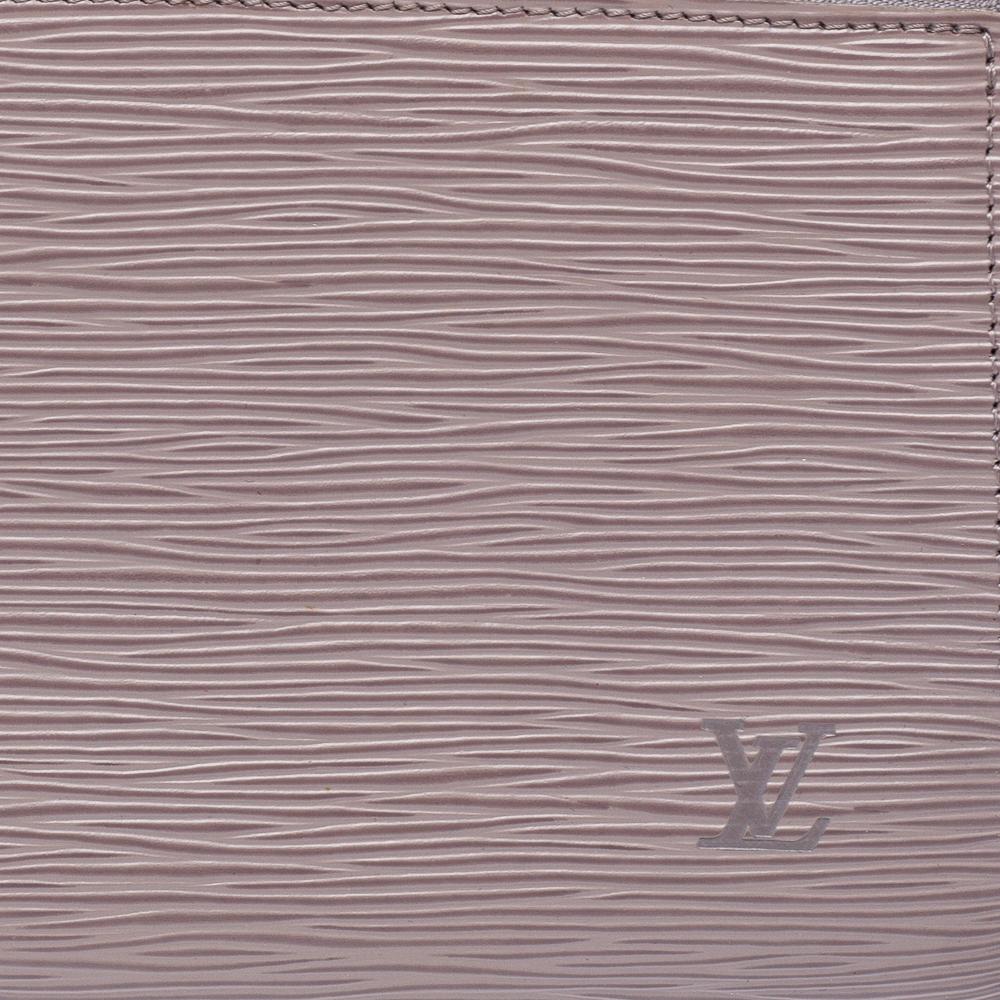 Louis Vuitton Lilac Epi Leather Pochette Accessoires In Fair Condition In Dubai, Al Qouz 2