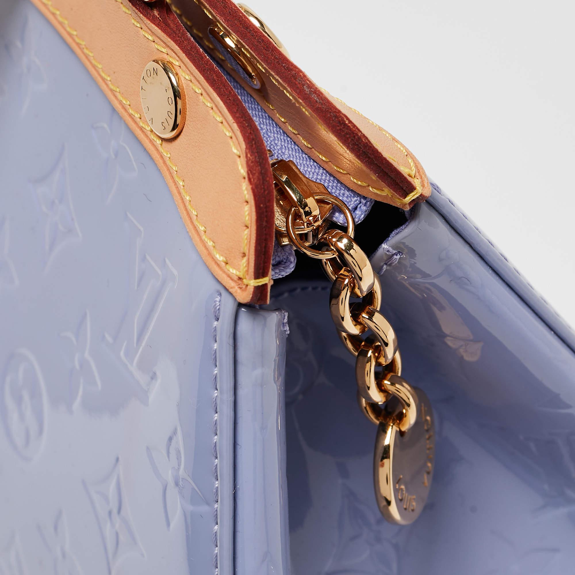 Louis Vuitton Lilac Monogram Vernis Brea MM Bag In Good Condition For Sale In Dubai, Al Qouz 2