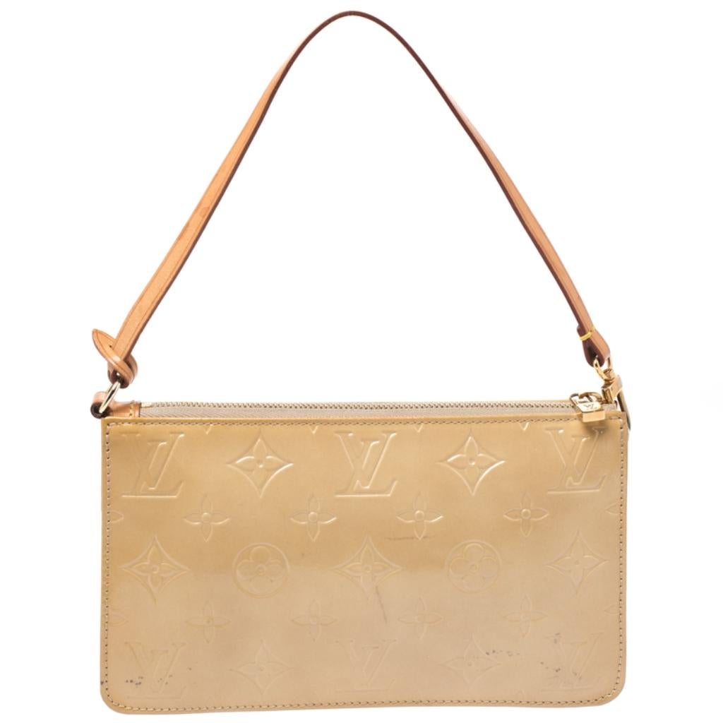 louis vuitton beige monogram vernis lexington pochette bolsa