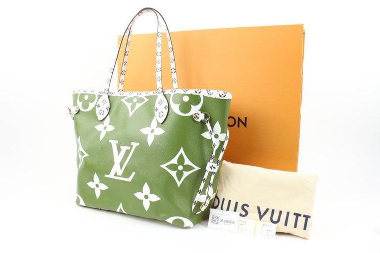 Neverfull leather tote Louis Vuitton Green in Leather - 30109094