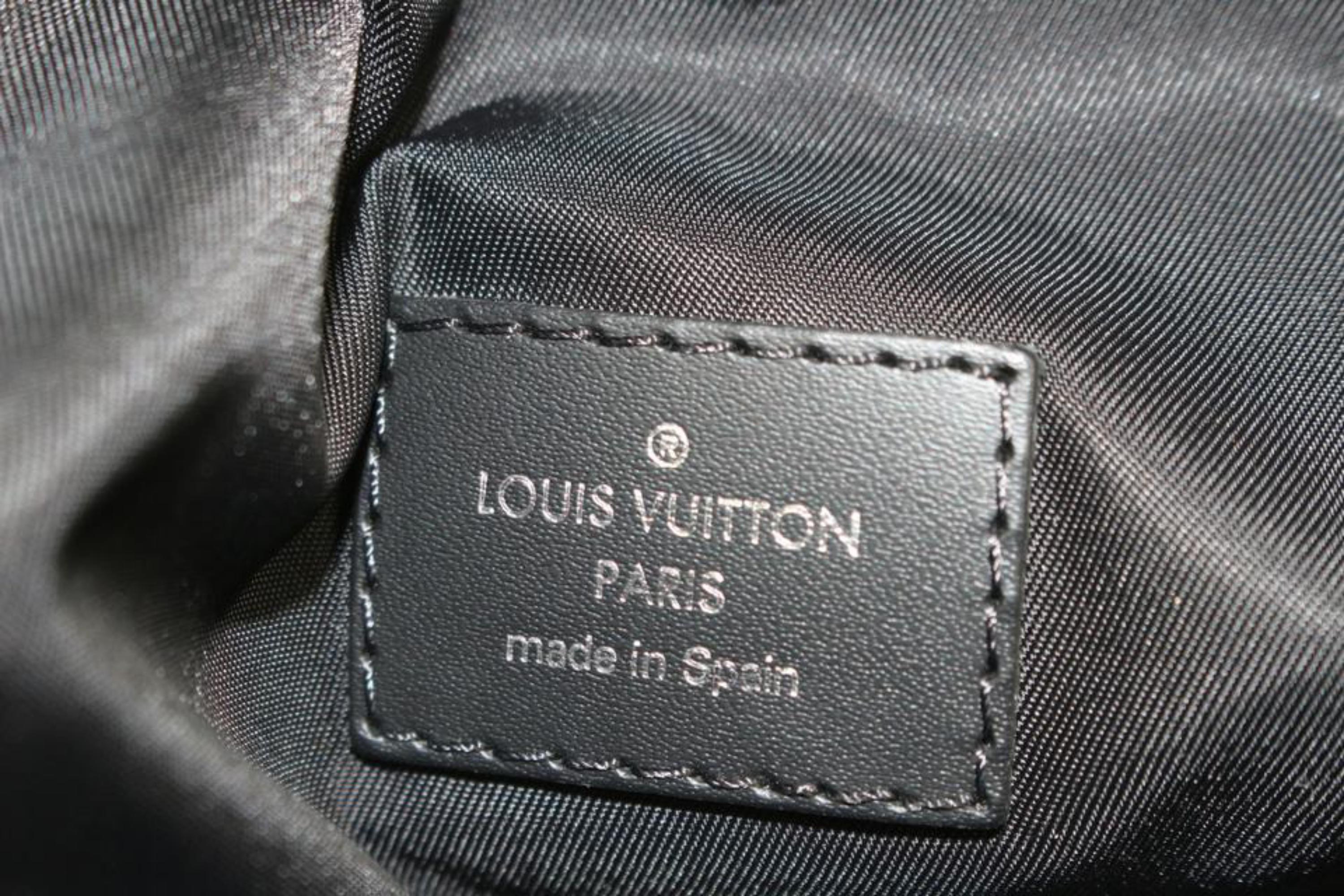 Louis Vuitton Limited Black Monogram Eclipse Cabas Light Drawstring Hobo 38lk324 In Excellent Condition For Sale In Dix hills, NY