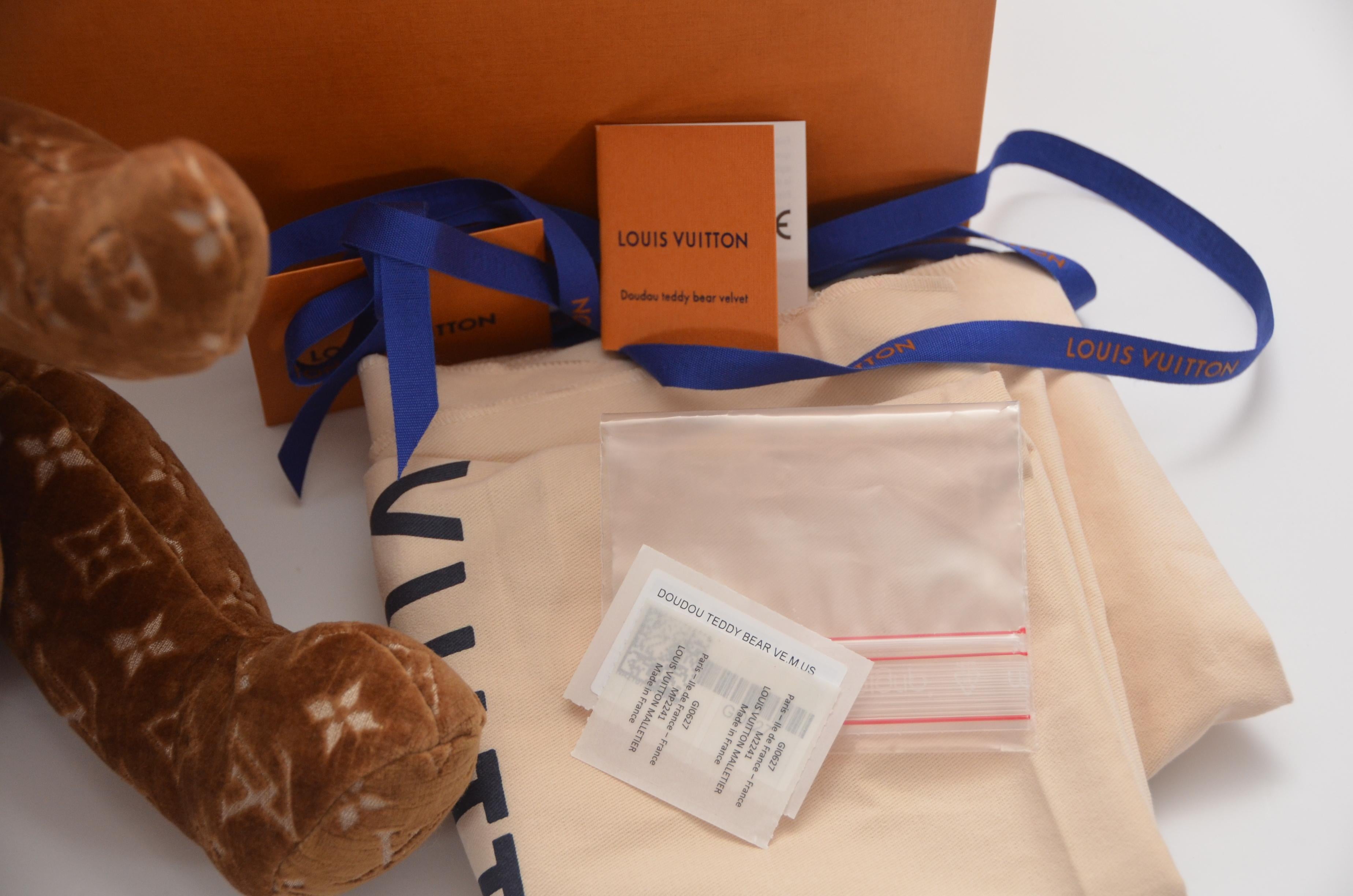 Limited Edition Virgil Abloh 2005 & 2020 Teddybär DouDou für Louis Vuitton  NEUE Veröffentlichung 8