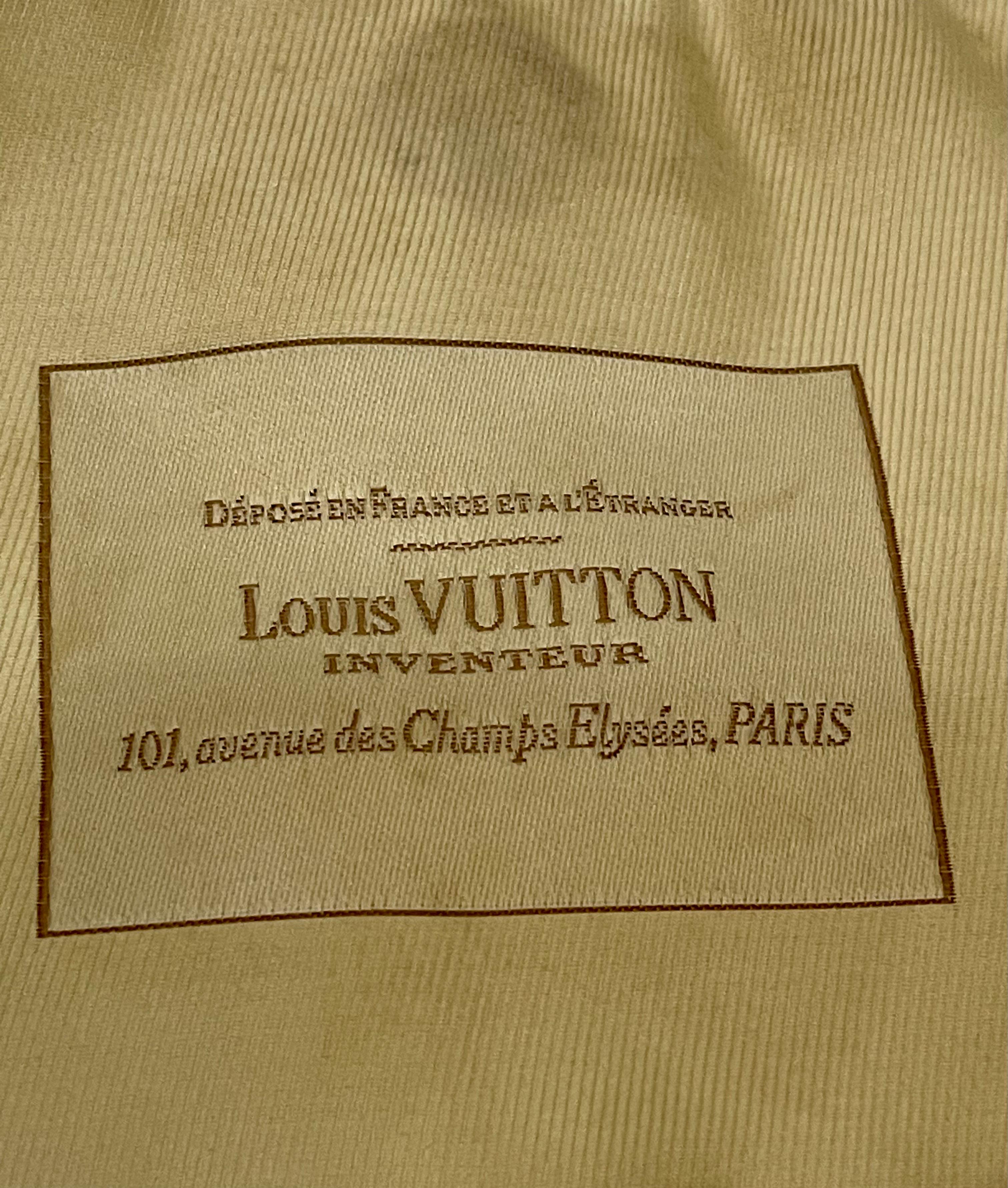 LOUIS VUITTON Limited Edition Blanc Monogram Sabbia Besace Bag For Sale 5