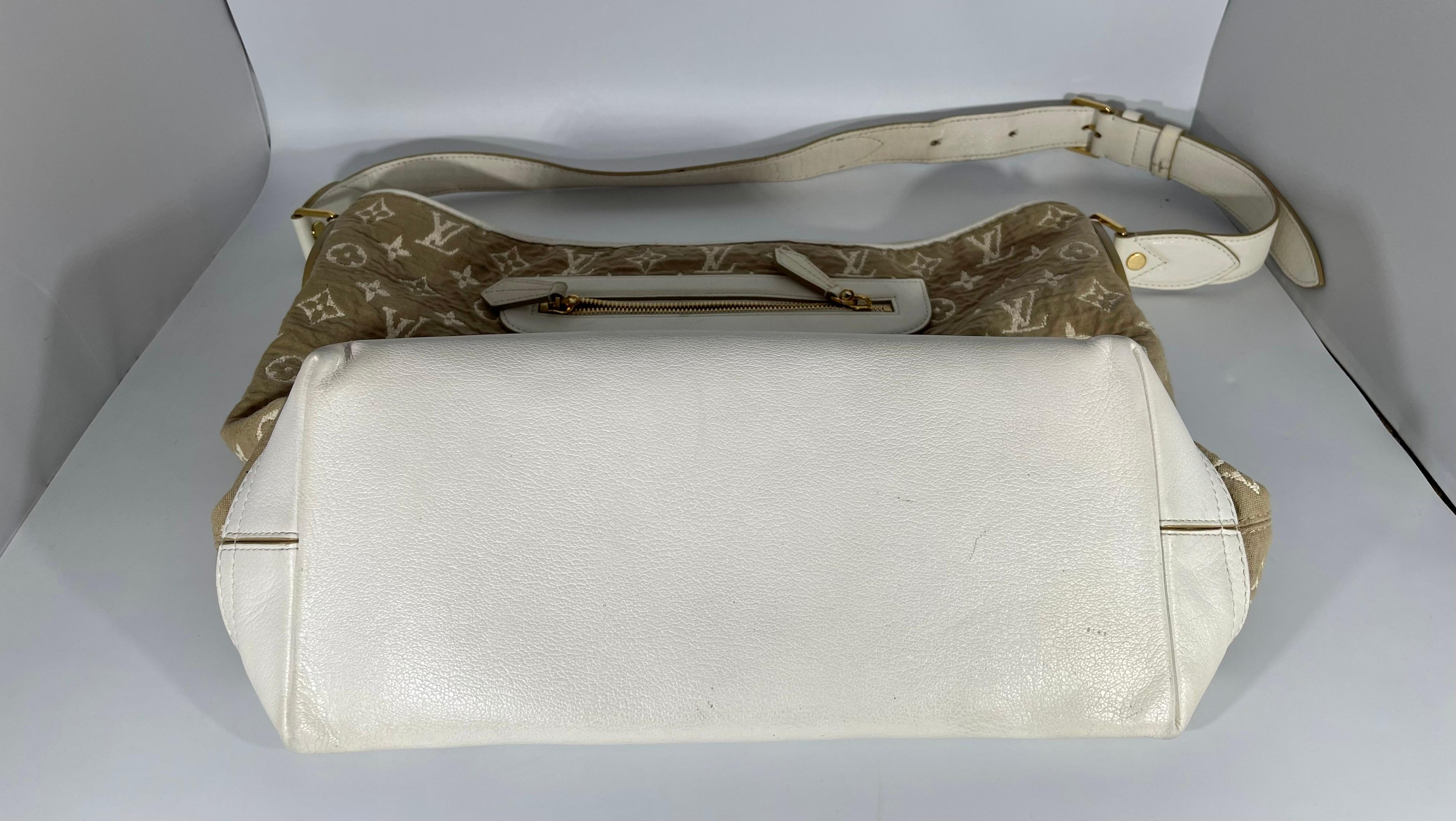 LOUIS VUITTON Limited Edition Blanc Monogram Sabbia Besace Bag For Sale 10