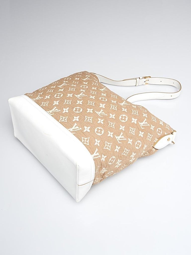 Brown LOUIS VUITTON Limited Edition Blanc Monogram Sabbia Besace Bag For Sale
