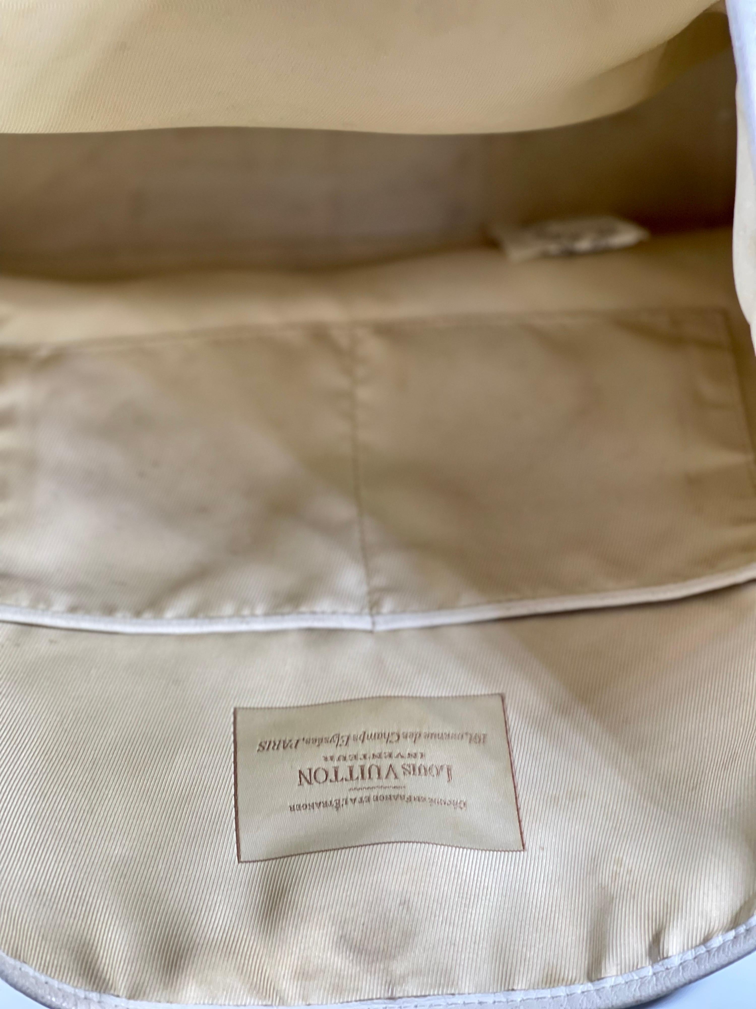 LOUIS VUITTON Limited Edition Blanc Monogram Sabbia Besace Bag For Sale 3