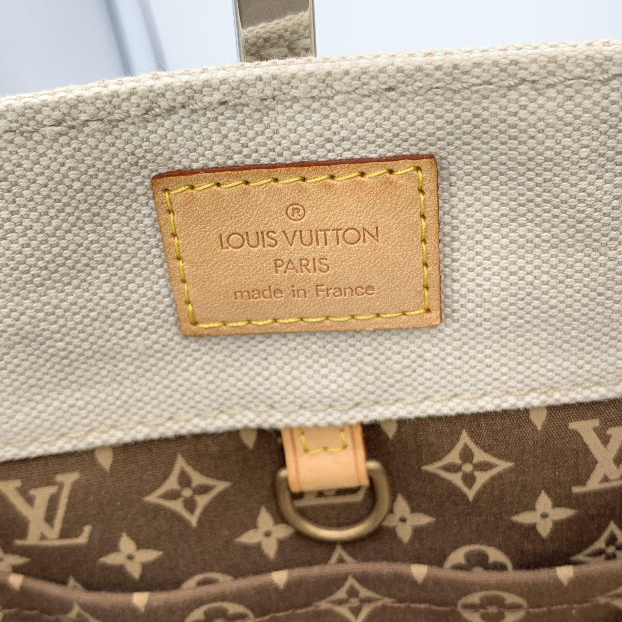 Louis Vuitton Limited Edition Blue Canvas Globe MM Shopping Bag In Good Condition In Rome, Rome
