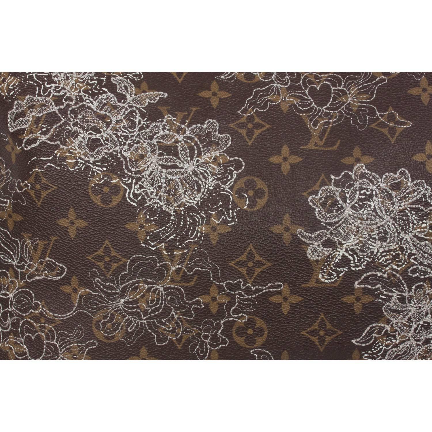 LOUIS VUITTON Limited Edition DENTELLE FERSEN Shoulder Bag In Excellent Condition In Rome, Rome