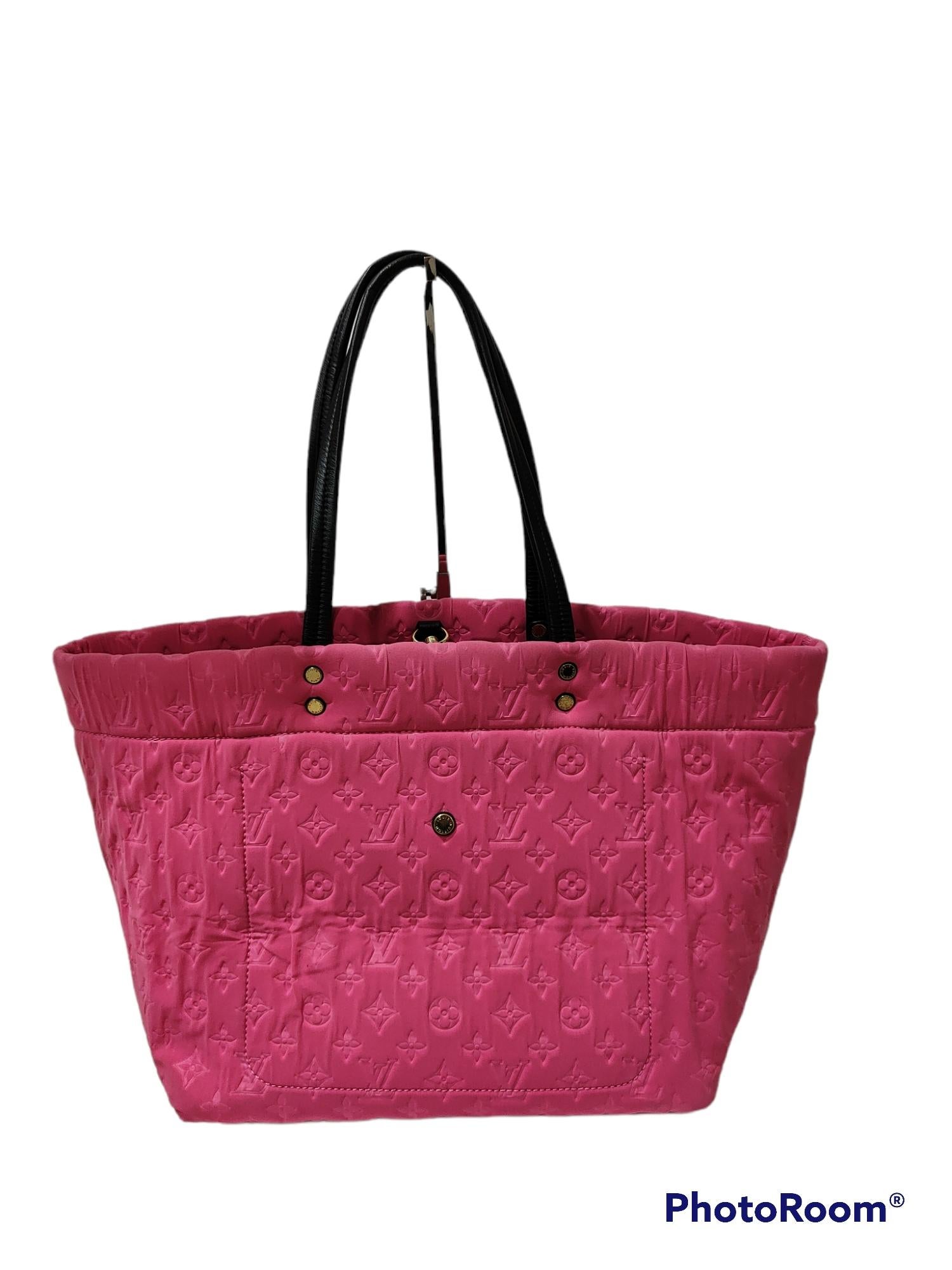 Pink Louis Vuitton Limited edition fucsia Monogram Scuba Shoulder bag For Sale