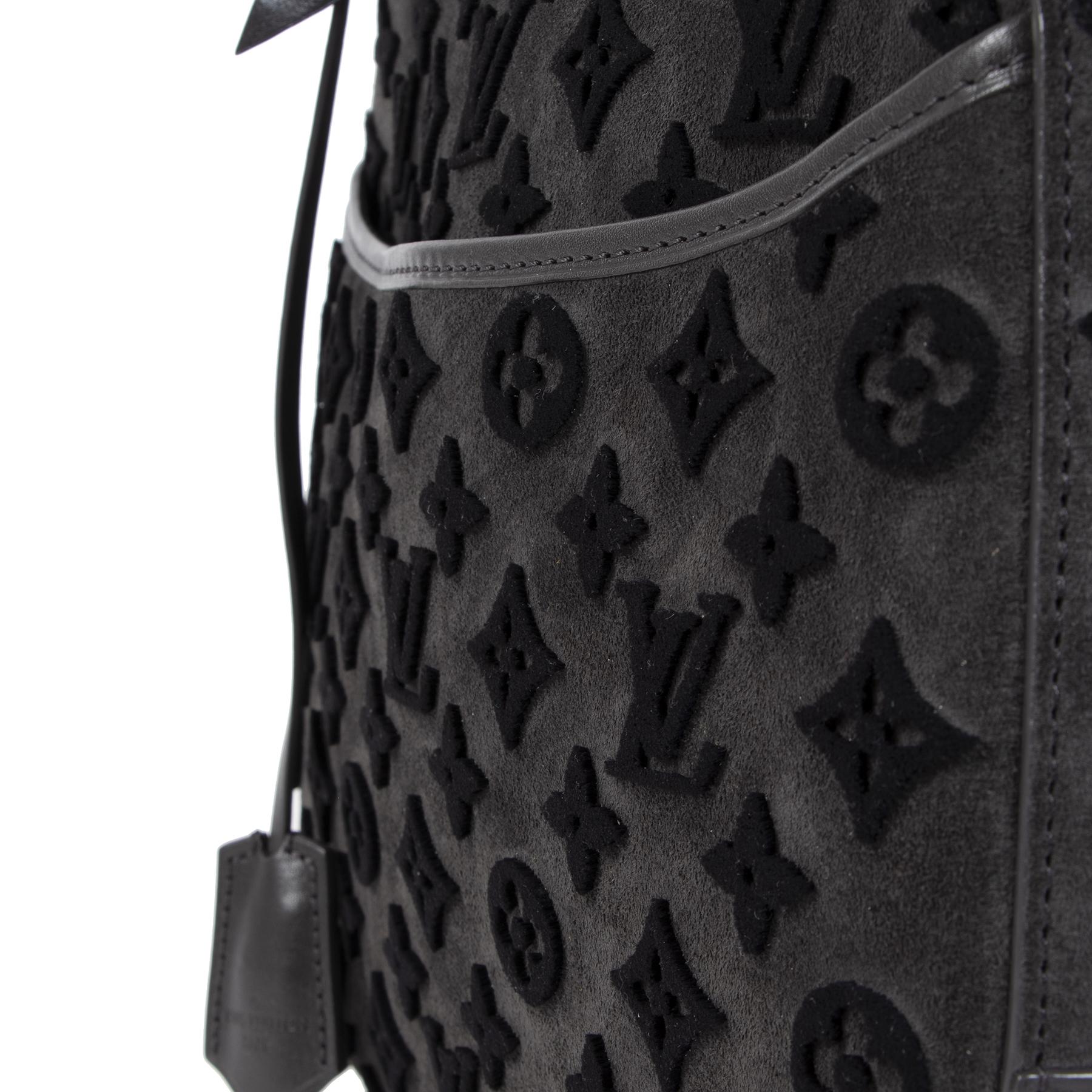 Women's Louis Vuitton Limited Edition Grey Suede Monogram Tuffetage Deauville Bag