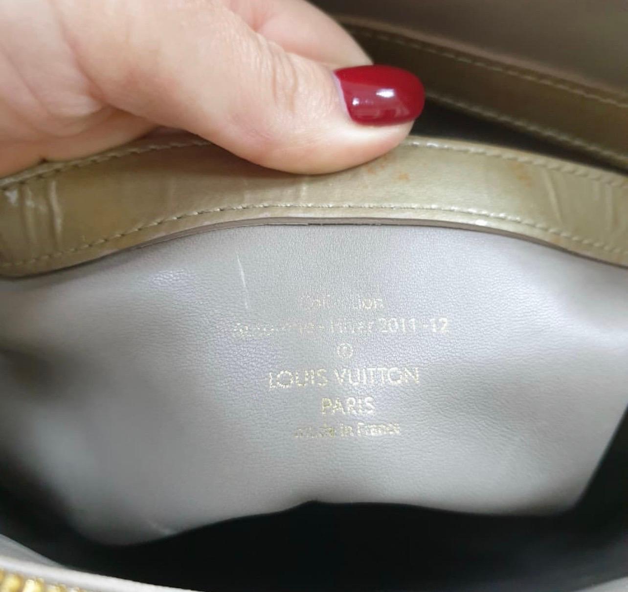 Louis Vuitton Limited Edition Gris Monogram Fascination Lockit Bag In Good Condition In Krakow, PL