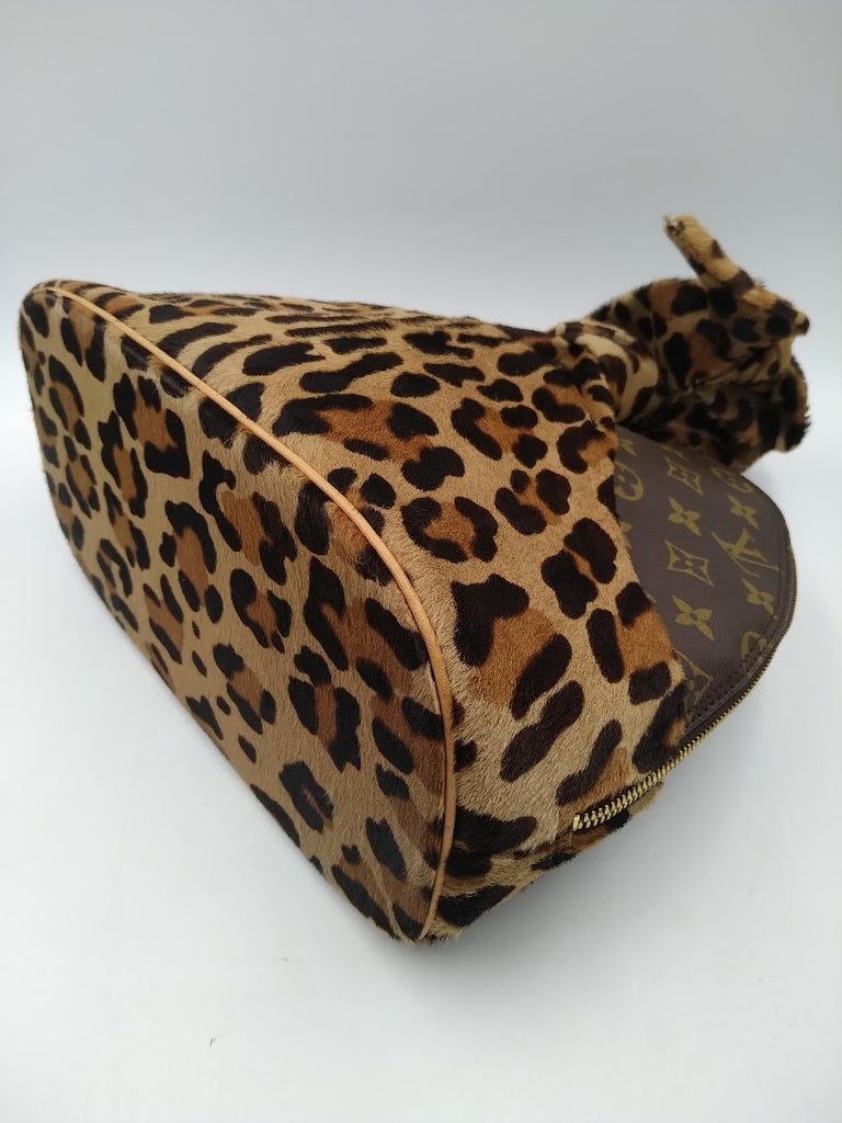 Louis Vuitton Limited Edition Leopard Print Centenaire Alma bag by Alaïa, 1996  For Sale 5