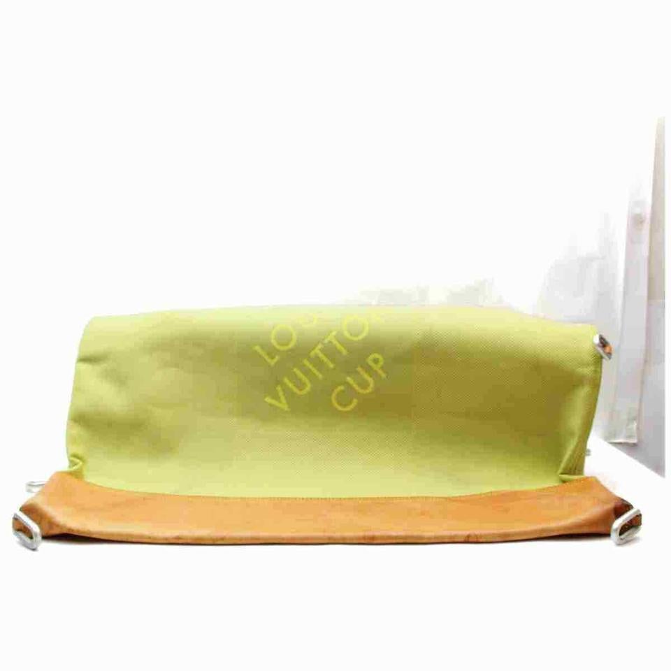 Louis Vuitton - Édition limitée de la tasse LV jaune vert damier Geant Cube Duffle en vente 2