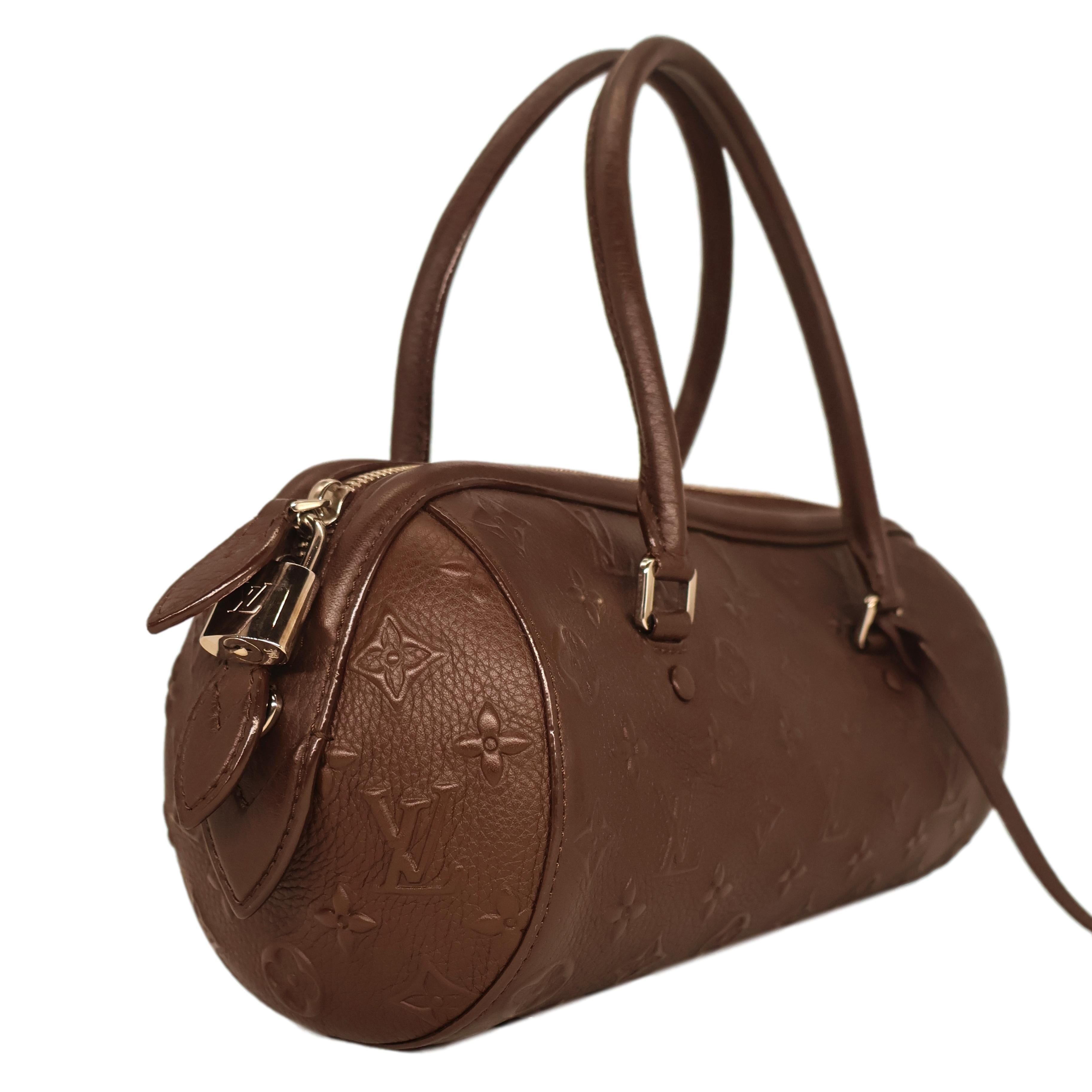 Marrone Louis Vuitton Edizione limitata in pelle Monogram Marron Rivelazione Neo Papillon PM in vendita