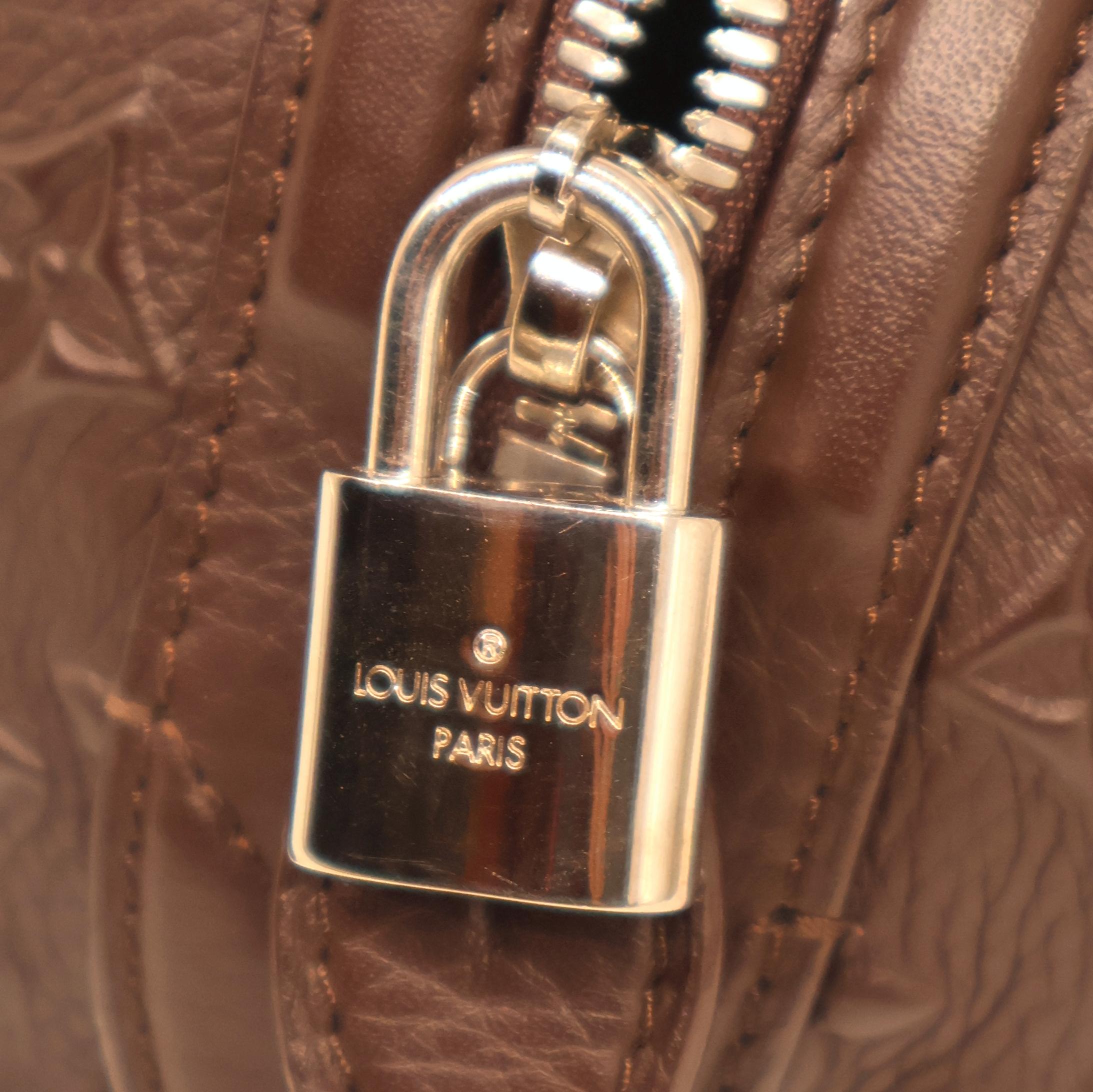 Louis Vuitton Edizione limitata in pelle Monogram Marron Rivelazione Neo Papillon PM in vendita 4