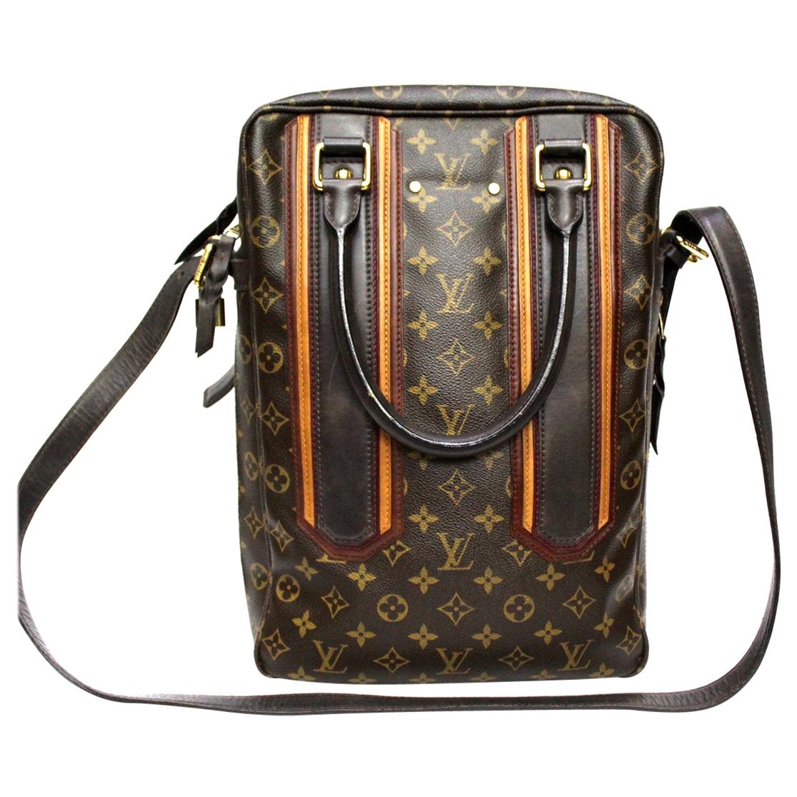 Vintage Louis Vuitton e Monogram Leather Crossbody Bag For Sale at  1stDibs