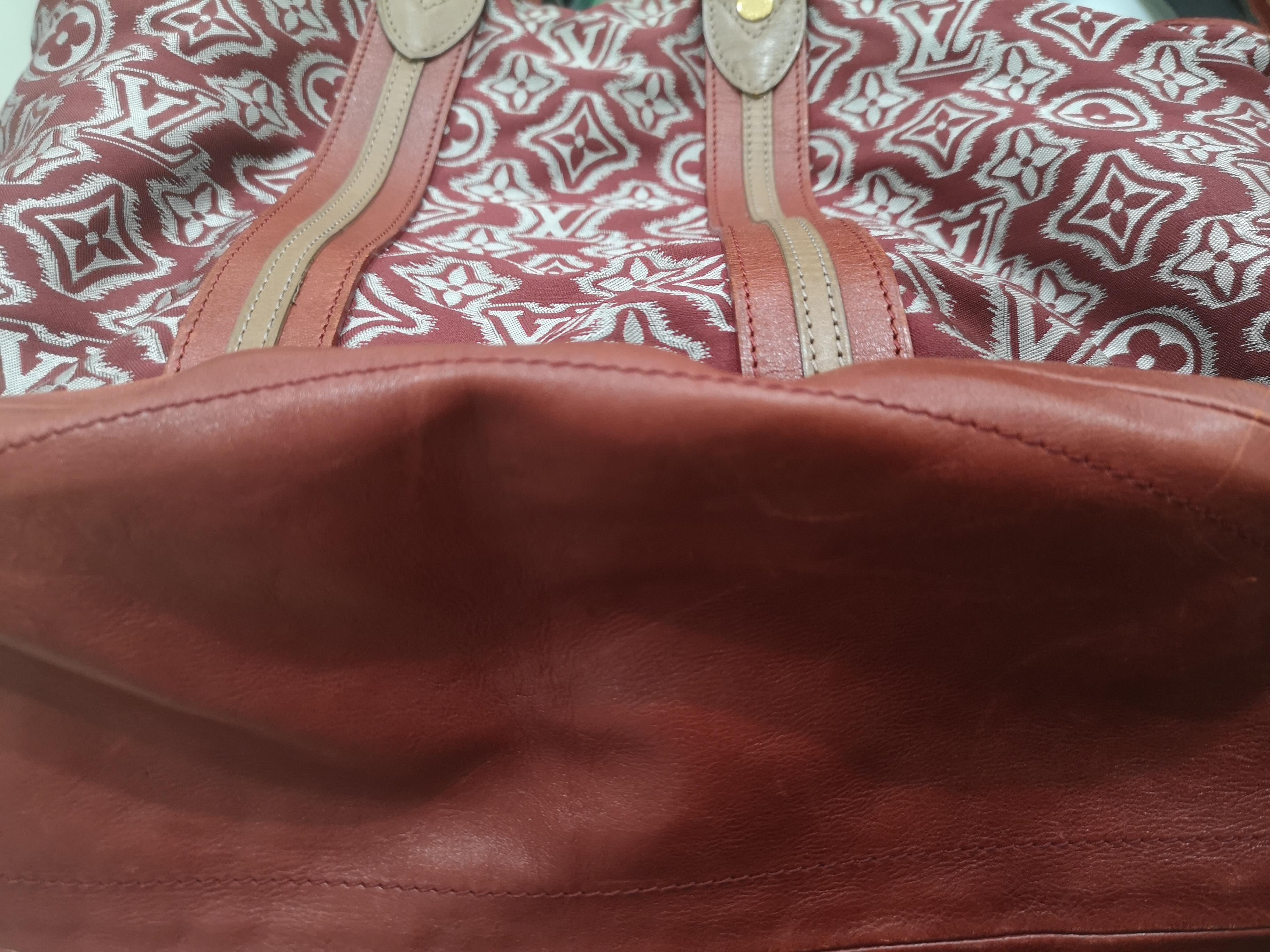 Louis Vuitton Limited edition monogram bordeaux aviator bag 7