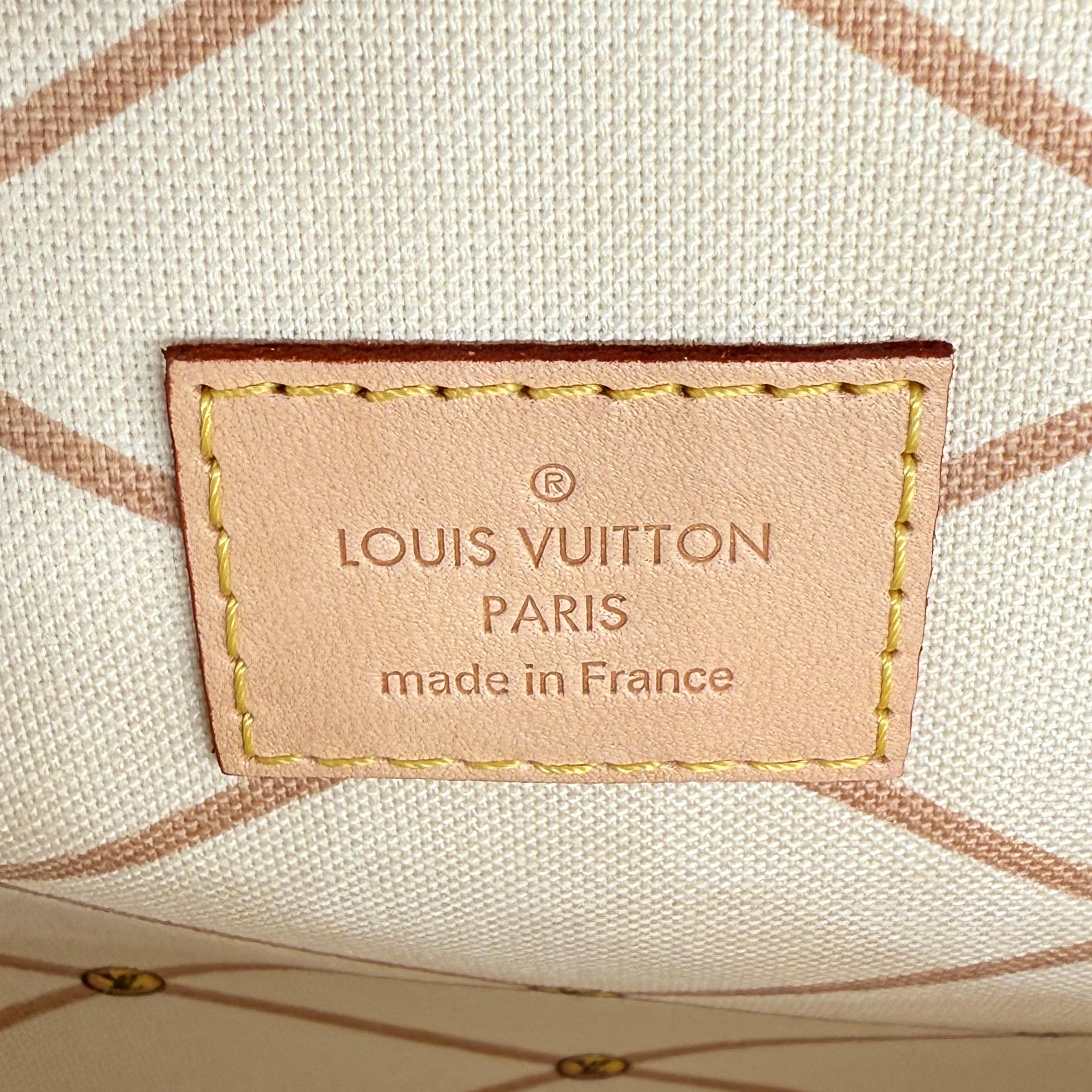 Louis Vuitton Limited Edition Monogram Canvas Summer Trunks Pochette Métis, 2018 8