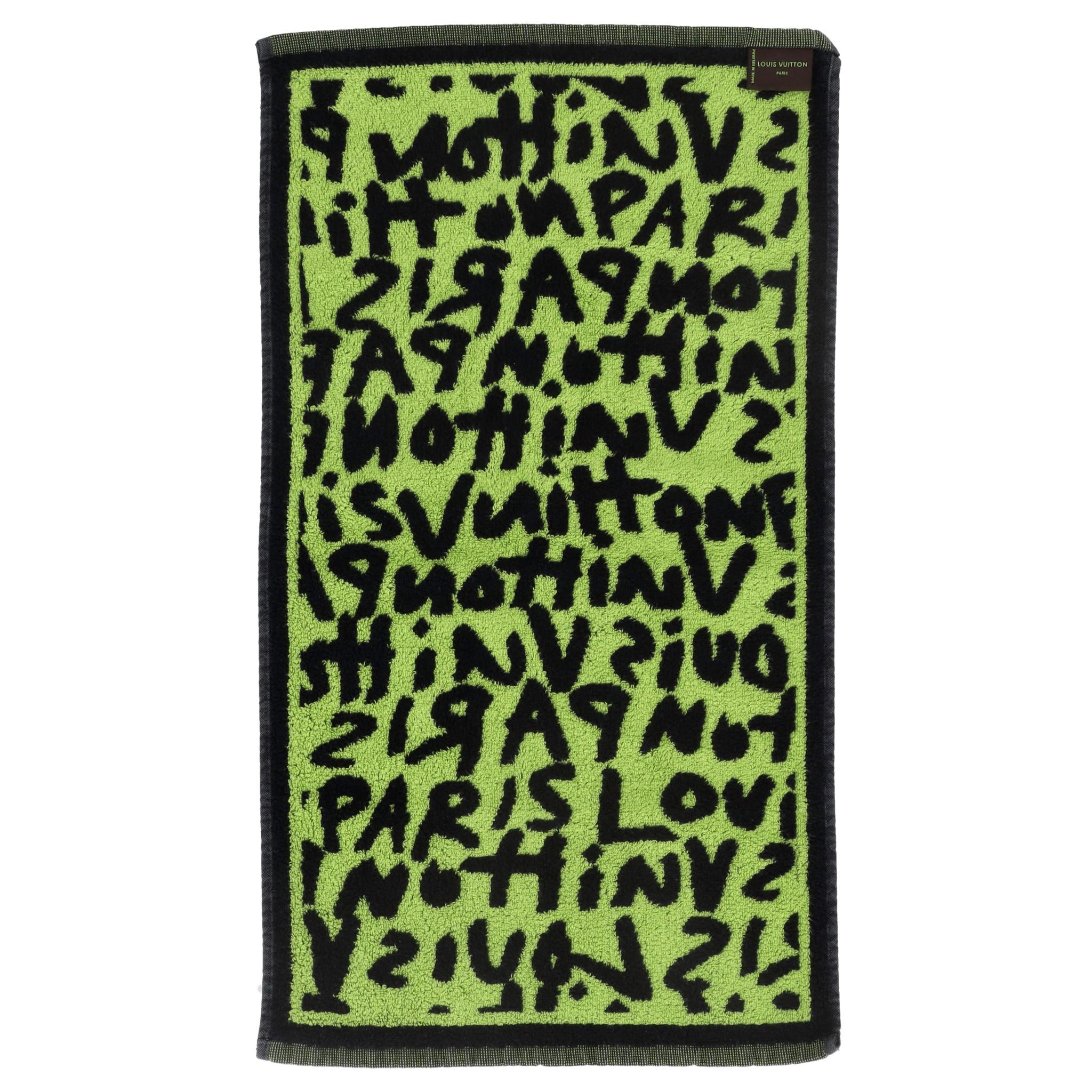 Louis Vuitton Limited Edition Monogram Graffiti Beach Towel

Black beach towel from the Stephen Sprouse Tribute Collection.

Fully crafted from cotton with all-over bright green Monogram Graffiti design.

Rrp £560

Size – 64x35cm

Condition – Very