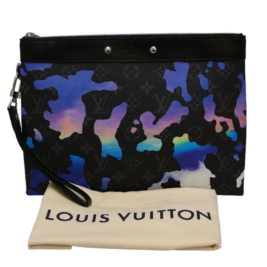 Louis Vuitton Limited Edition Pochette For Sale 4