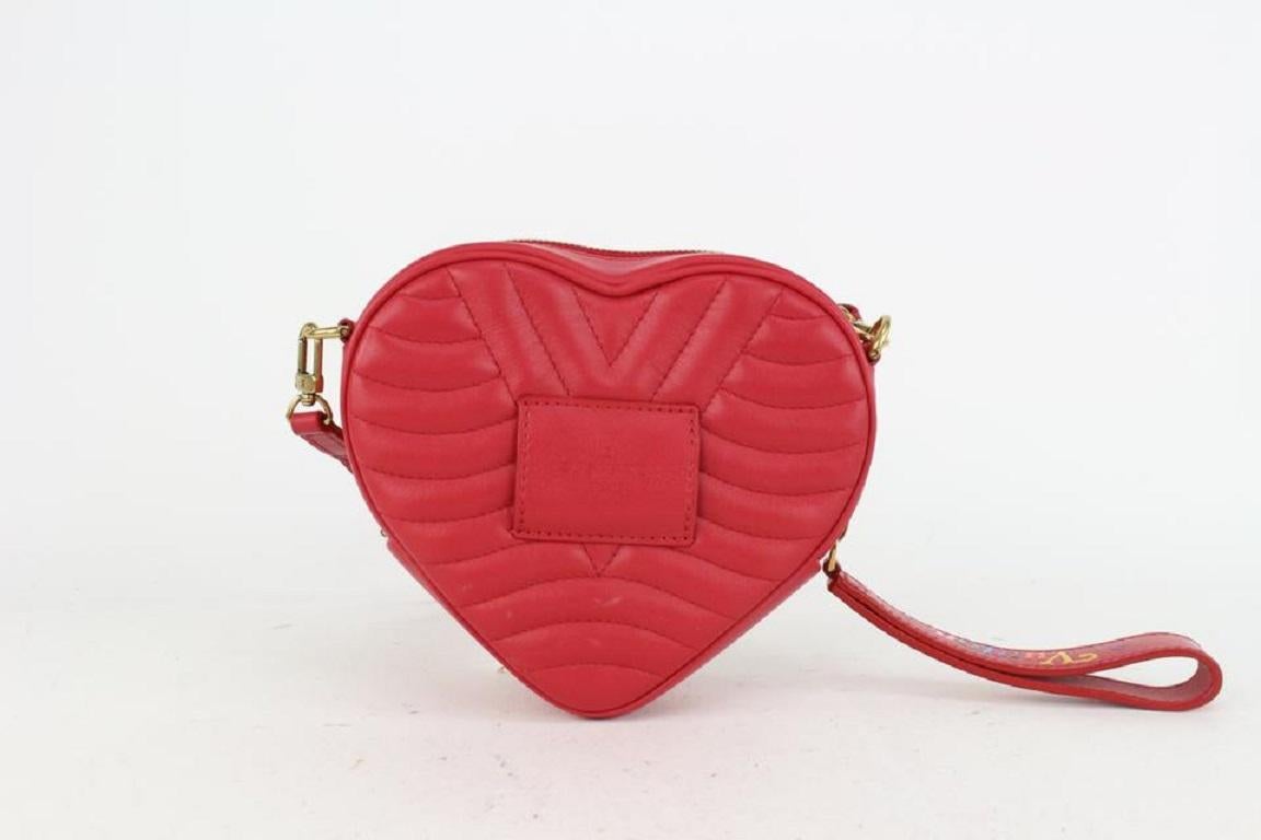 Louis Vuitton Limited Edition Red Quilted Leather New Wave Heart Crossbody Bag  In New Condition For Sale In Dix hills, NY