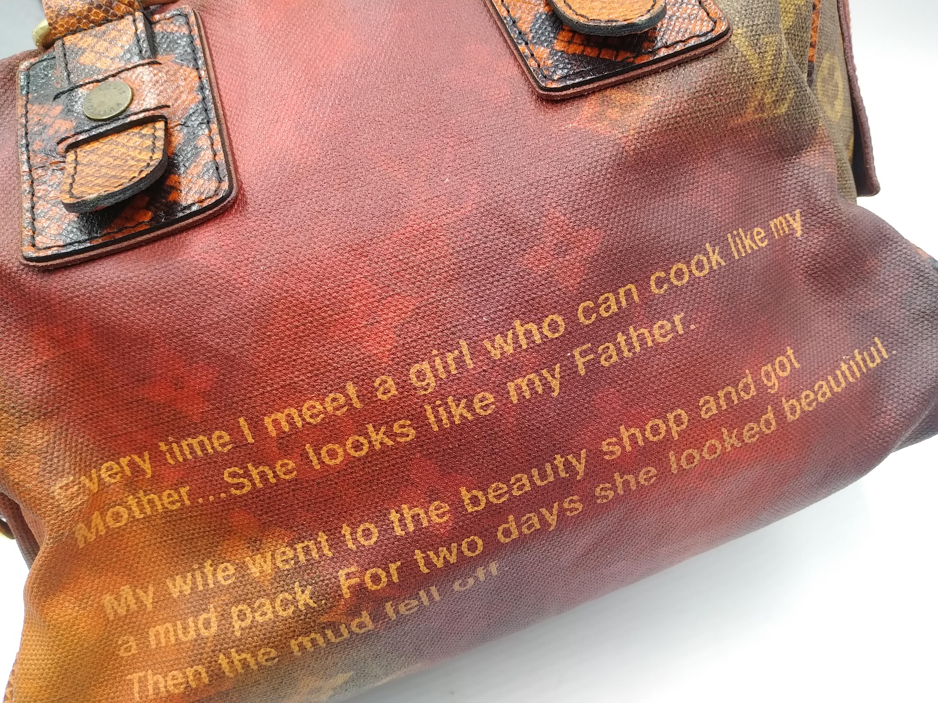 Louis Vuitton Limitierte Auflage Richard Prince Rotes Monogramm Mancrazy Jokes Tasche, 2008
- 100 % authentisch Louis Vuitton
- Säurefarbenes, mit Monogram beschichtetes Canvas mit Karung-Schlangenhautbesatz
- Griffe aus Karung-Schlangenhaut
-