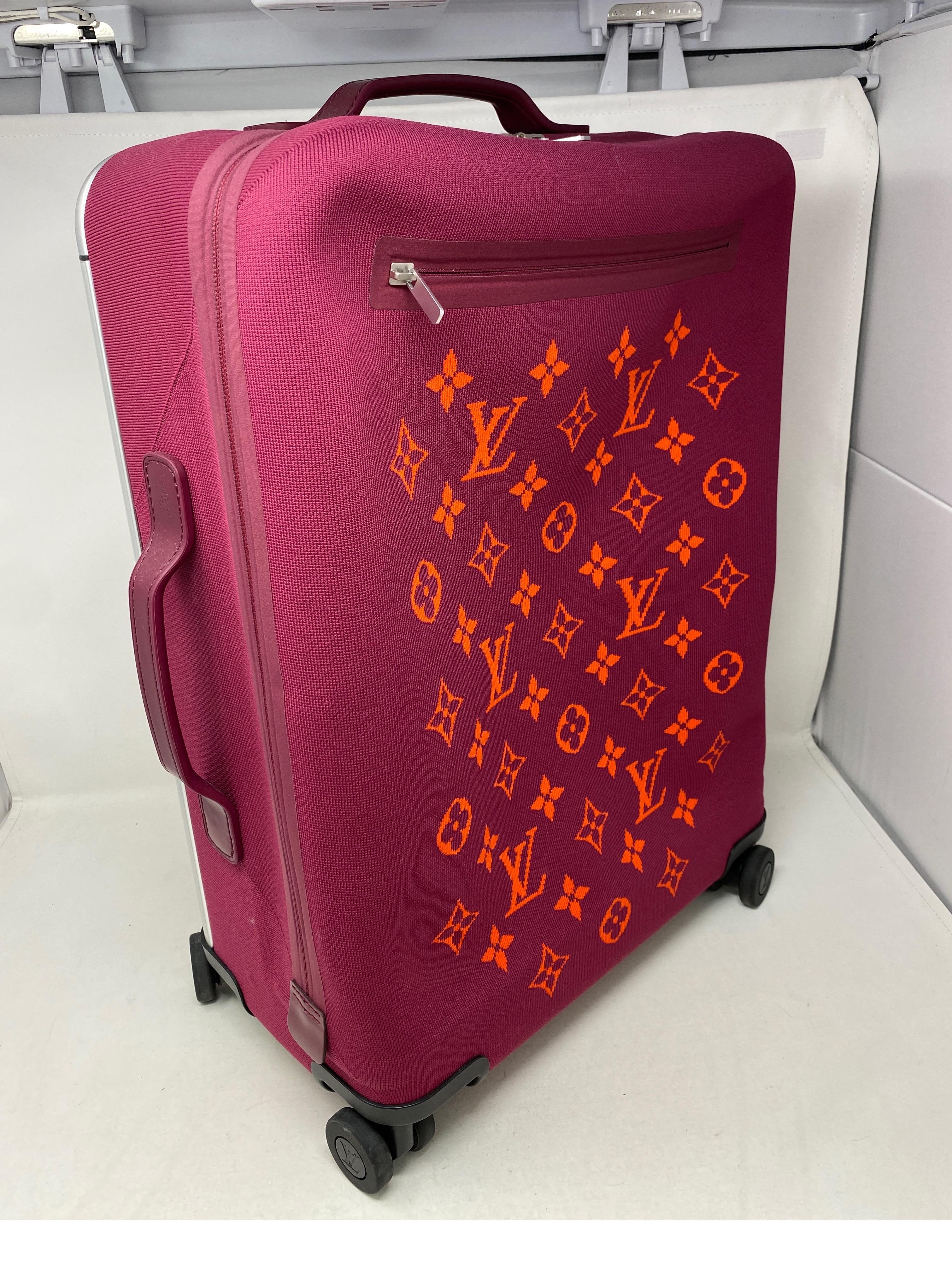 Louis Vuitton Limited Edition Rollkoffer (Rot)