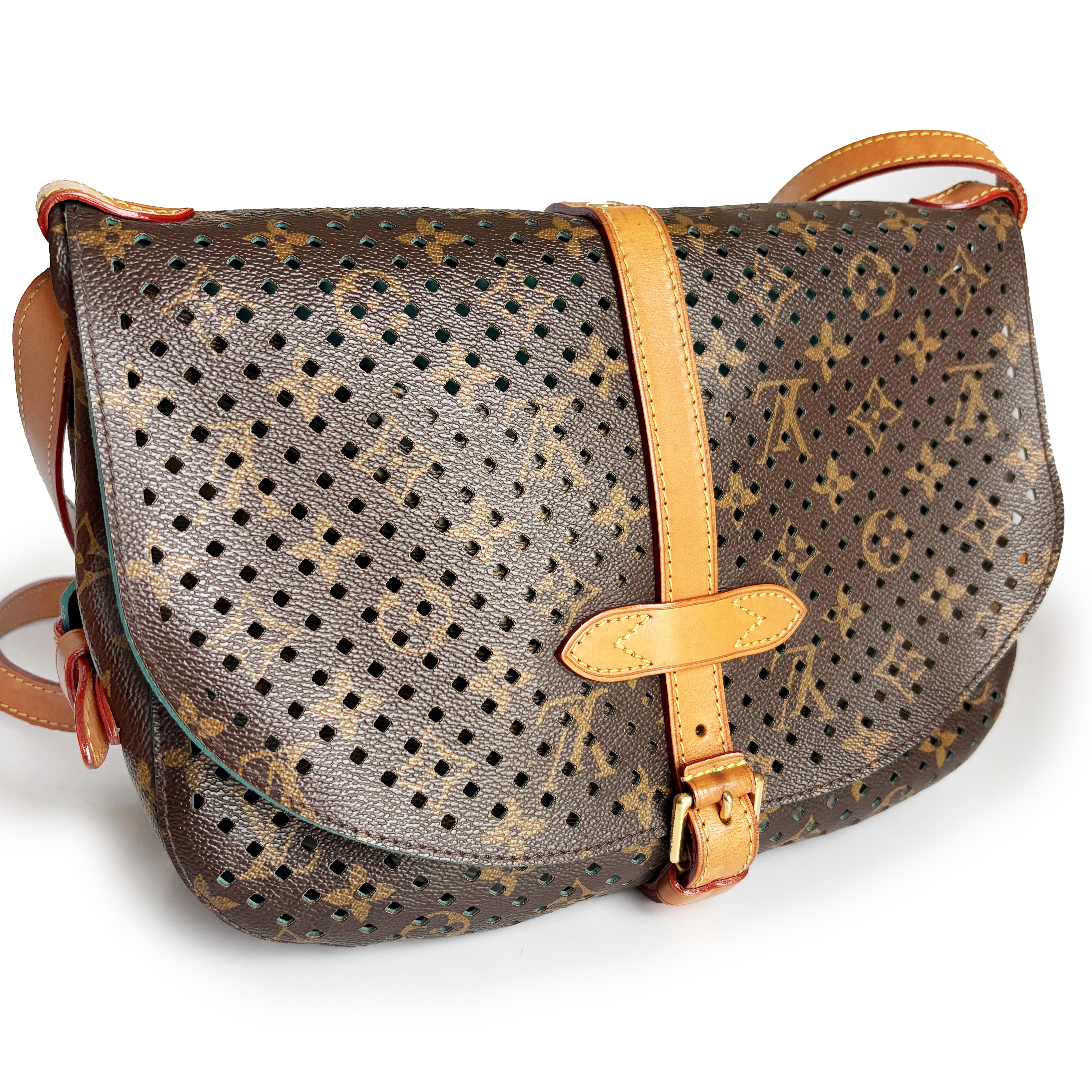 Louis Vuitton Limited Edition Saumur Tasche Monogram Flore Perforiert im Angebot 1