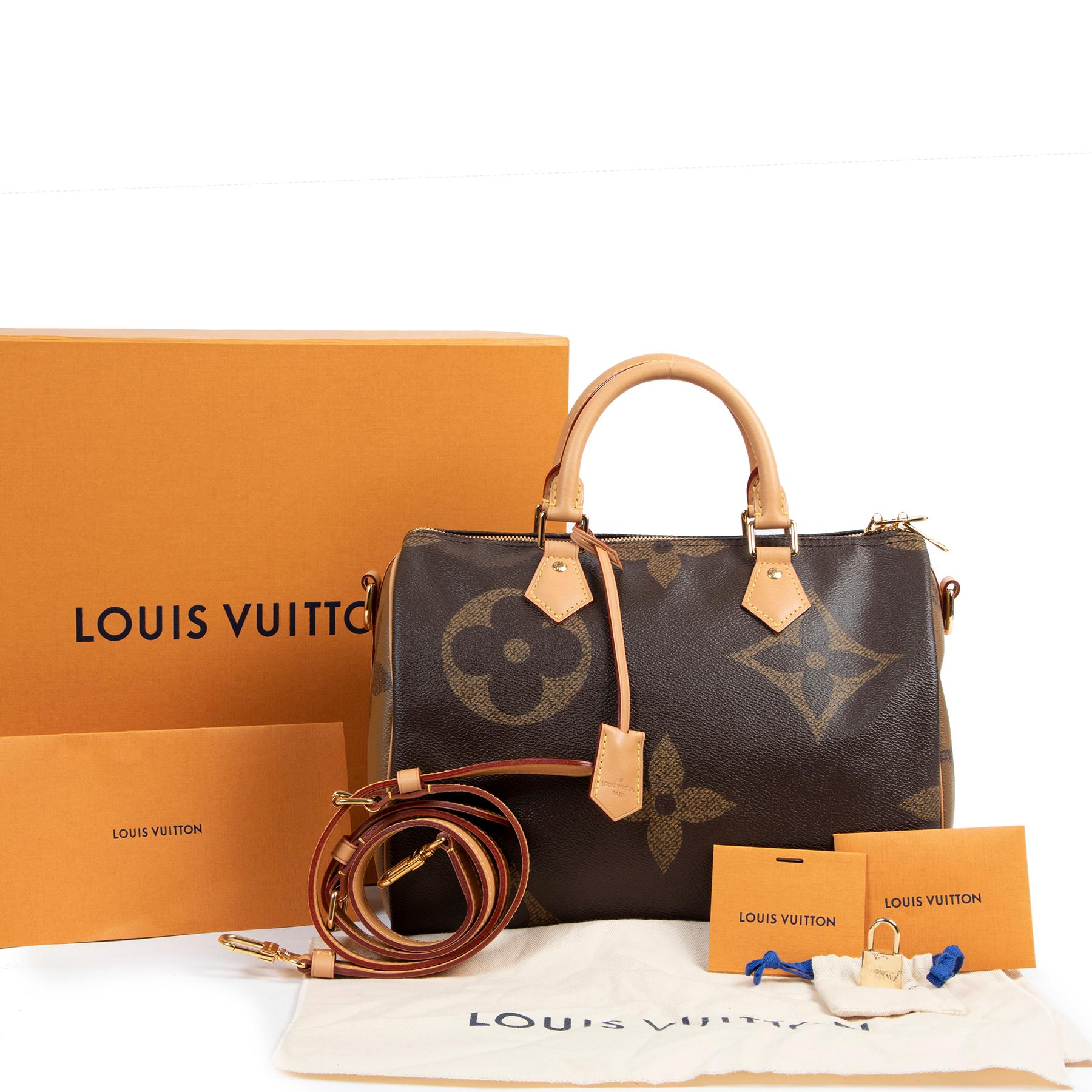 BRAND NEW

Louis Vuitton Speedy Bandoulière 30 Giant Monogram Bag 

The ever-stylish Speedy handbag shows a new face for Pre-Fall 2019. This model features the oversized Monogram Giant motif paired with Monogram Reverse, two fresh iterations of the