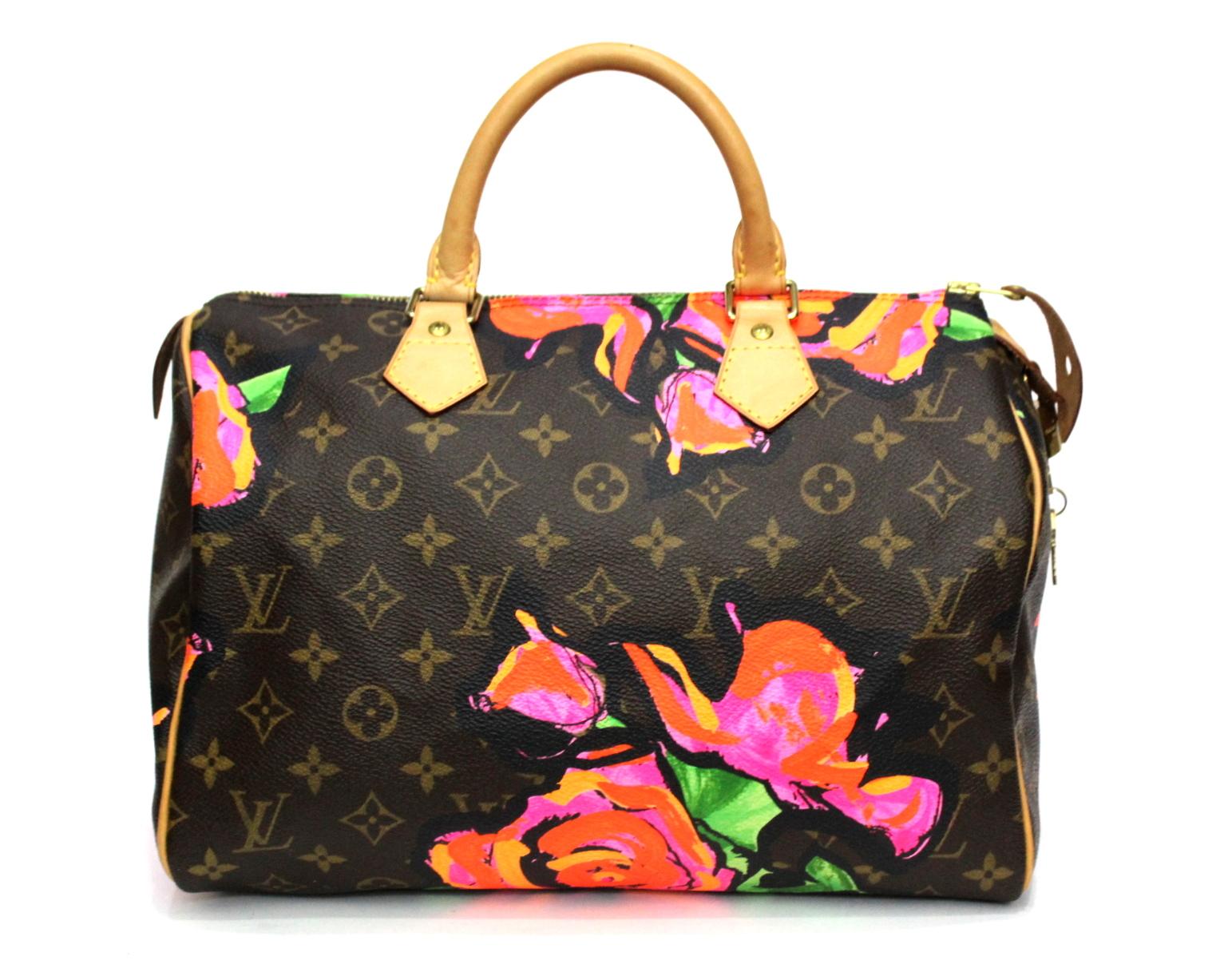 This limited edition Speedy mixes classic Louis Vuitton with Stephen Sprouse’s iconic pop art, making for a unique and creative look. Crafted from monogram canvas, this Louis Vuitton Speedy is accented with bold graffiti style flowers, leather trim