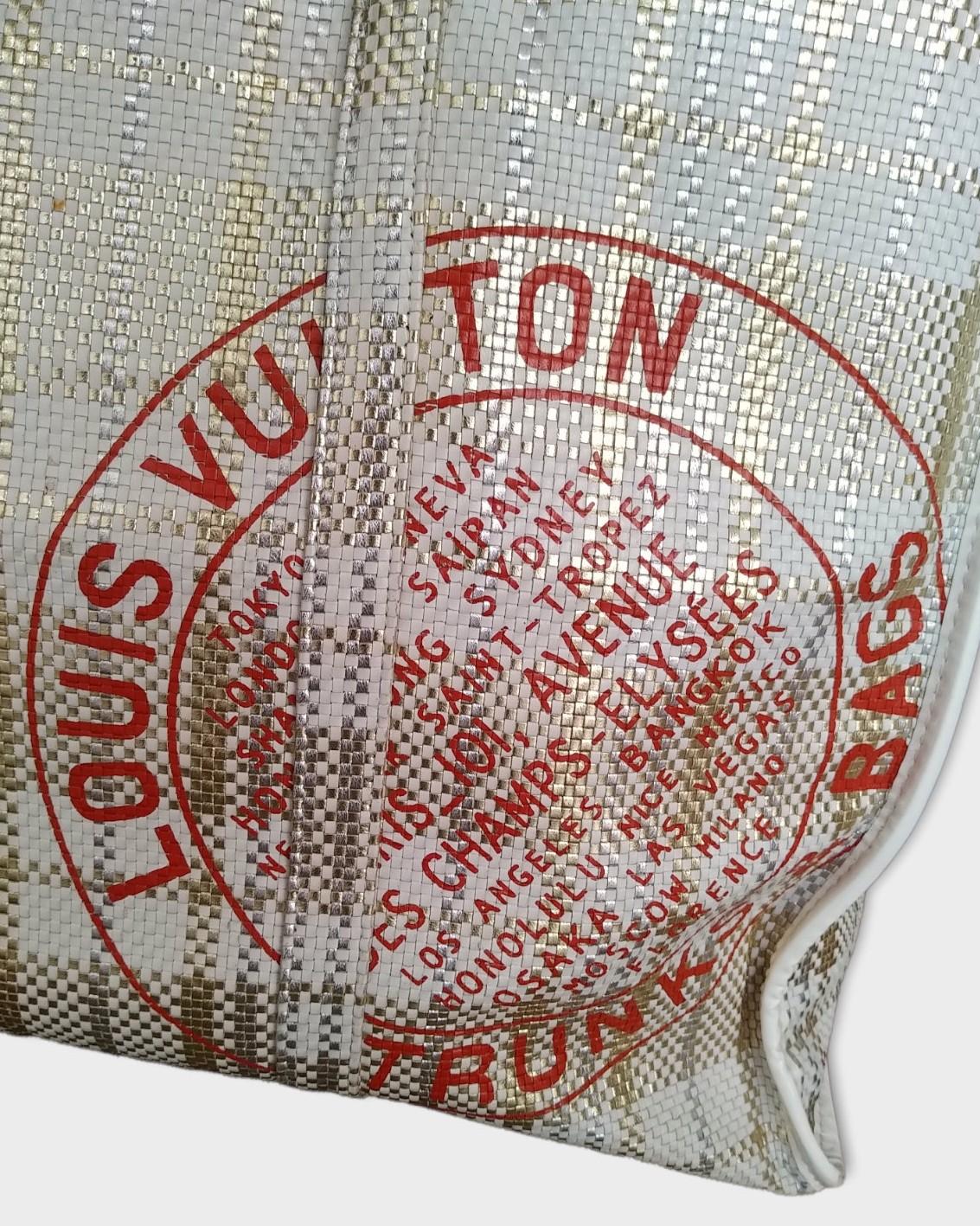 Louis Vuitton Limited Edition Weiß/Gold geflochtenes Street Shopper Set Barbes Taschen (Grau) im Angebot