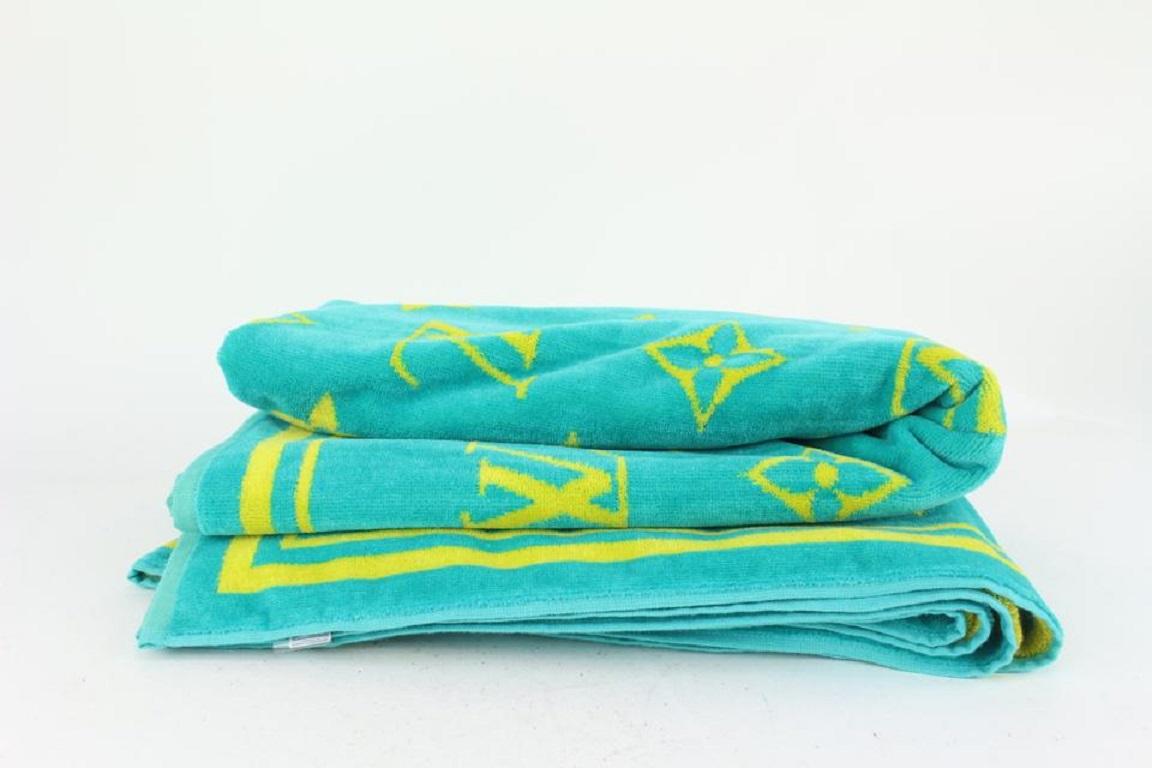 Louis Vuitton Limited Green x Yellow Monogram Vuittamins Beach Towel818lv51 For Sale 2
