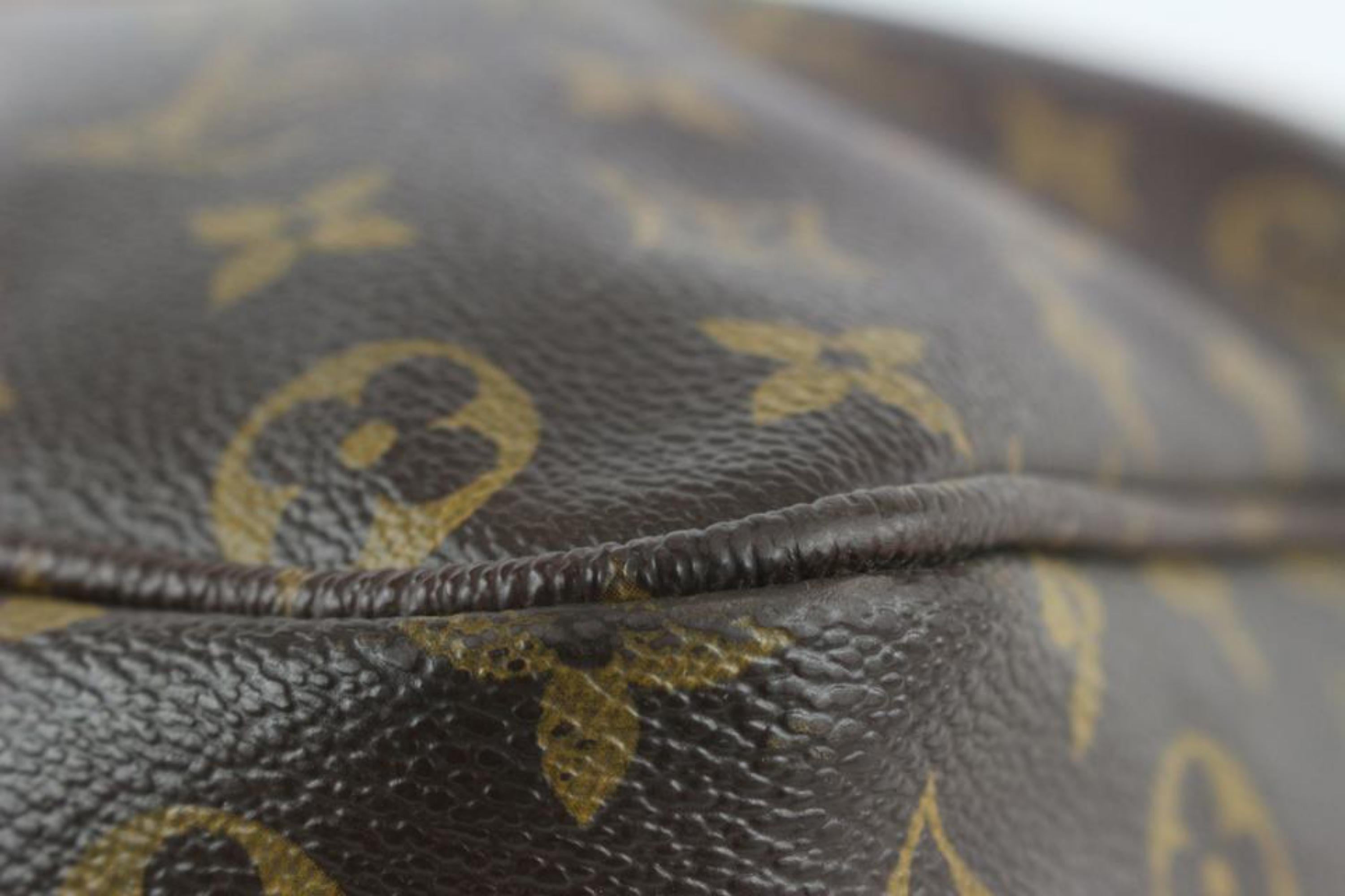 Louis Vuitton Limited Monogram Bequia Porte Document Geant 119lv43 In Good Condition For Sale In Dix hills, NY