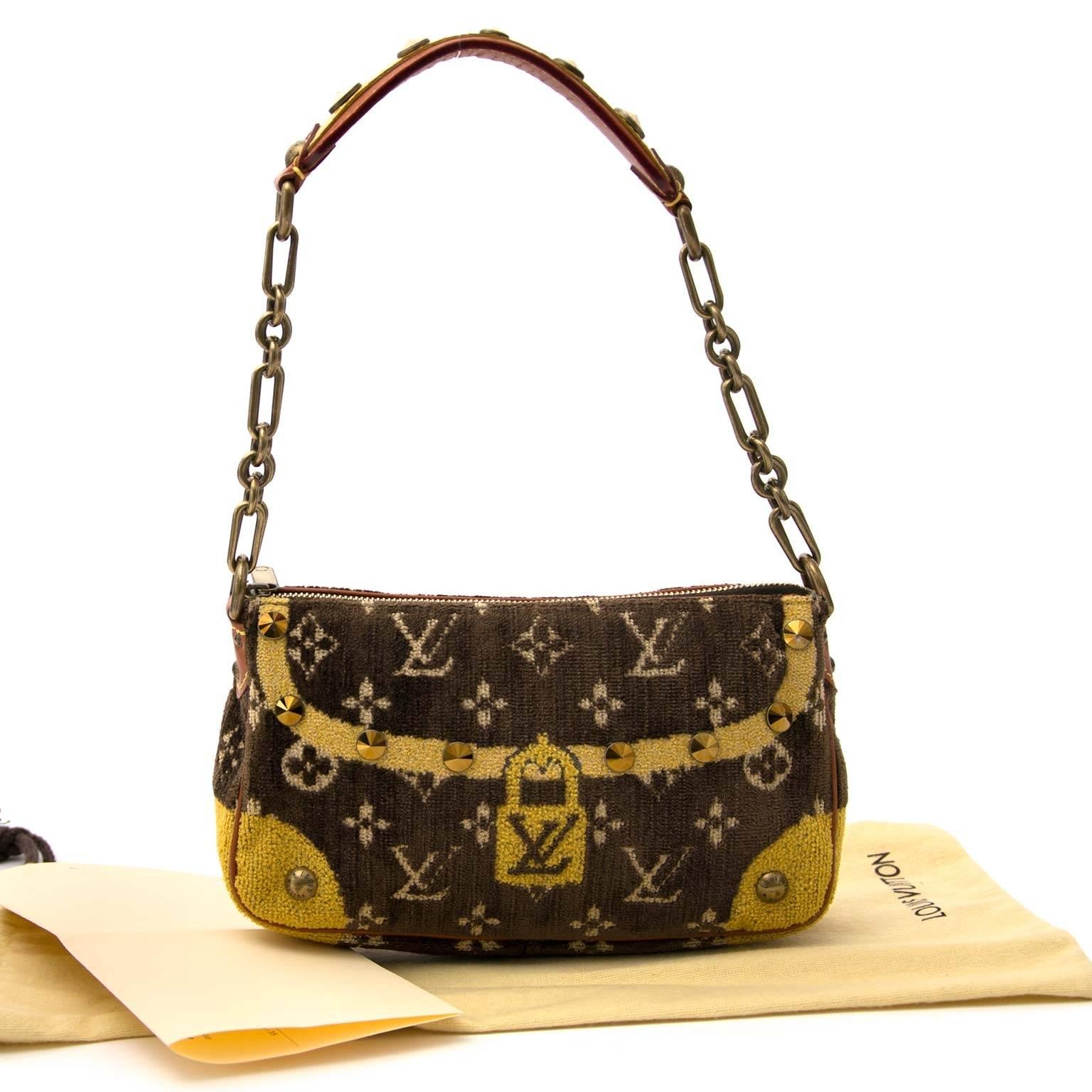 Louis Vuitton Limited Pochette Accessoire Trompe L'oeil Shoulder Bag In Good Condition In Antwerp, BE