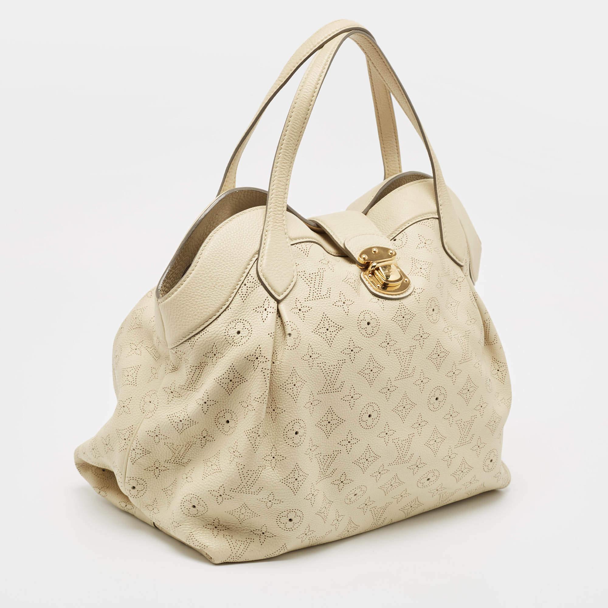 Beige Louis Vuitton Lin Monogram Mahina Leather Cirrus MM Bag