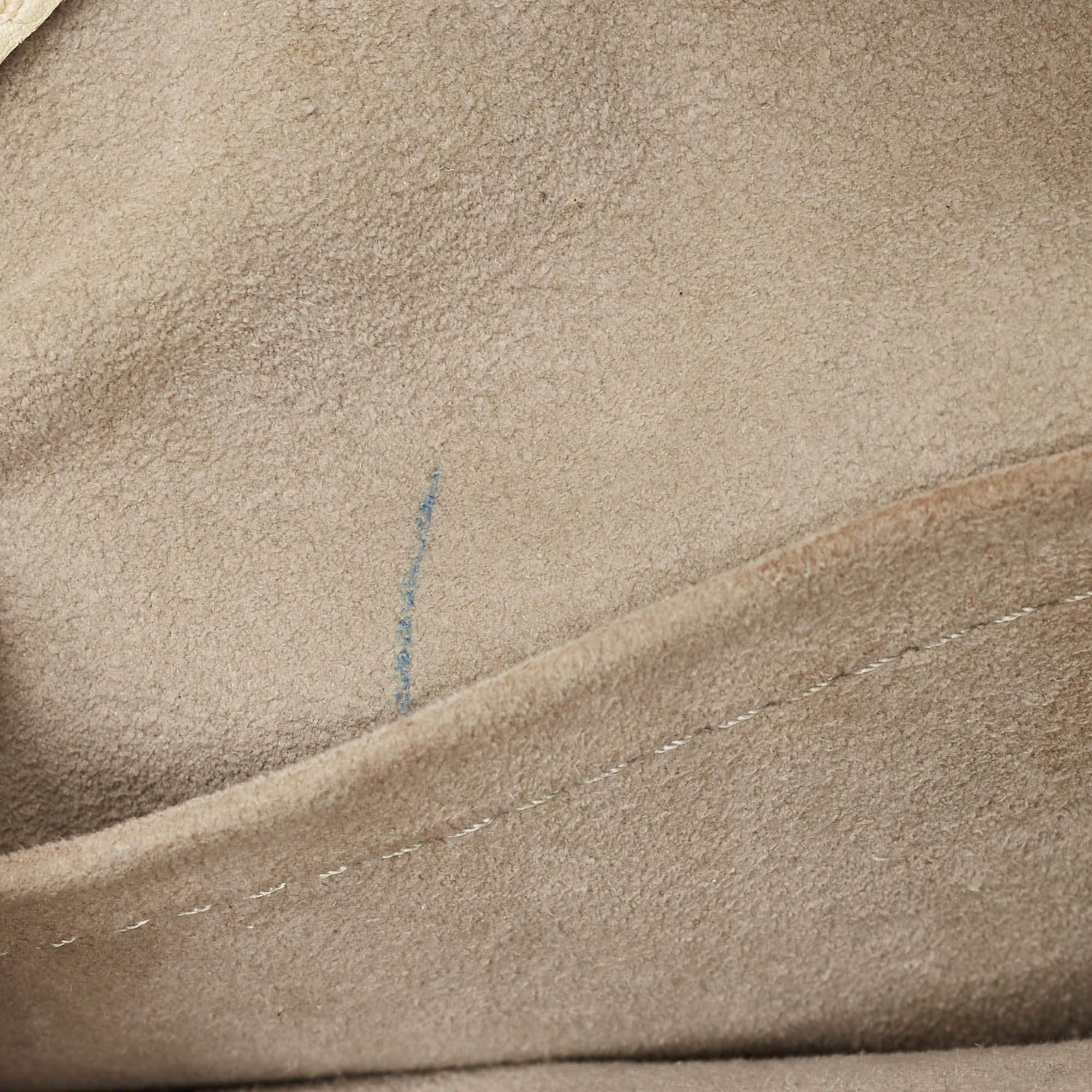 Louis Vuitton Lin Monogram Mahina Leather Cirrus MM Bag 4
