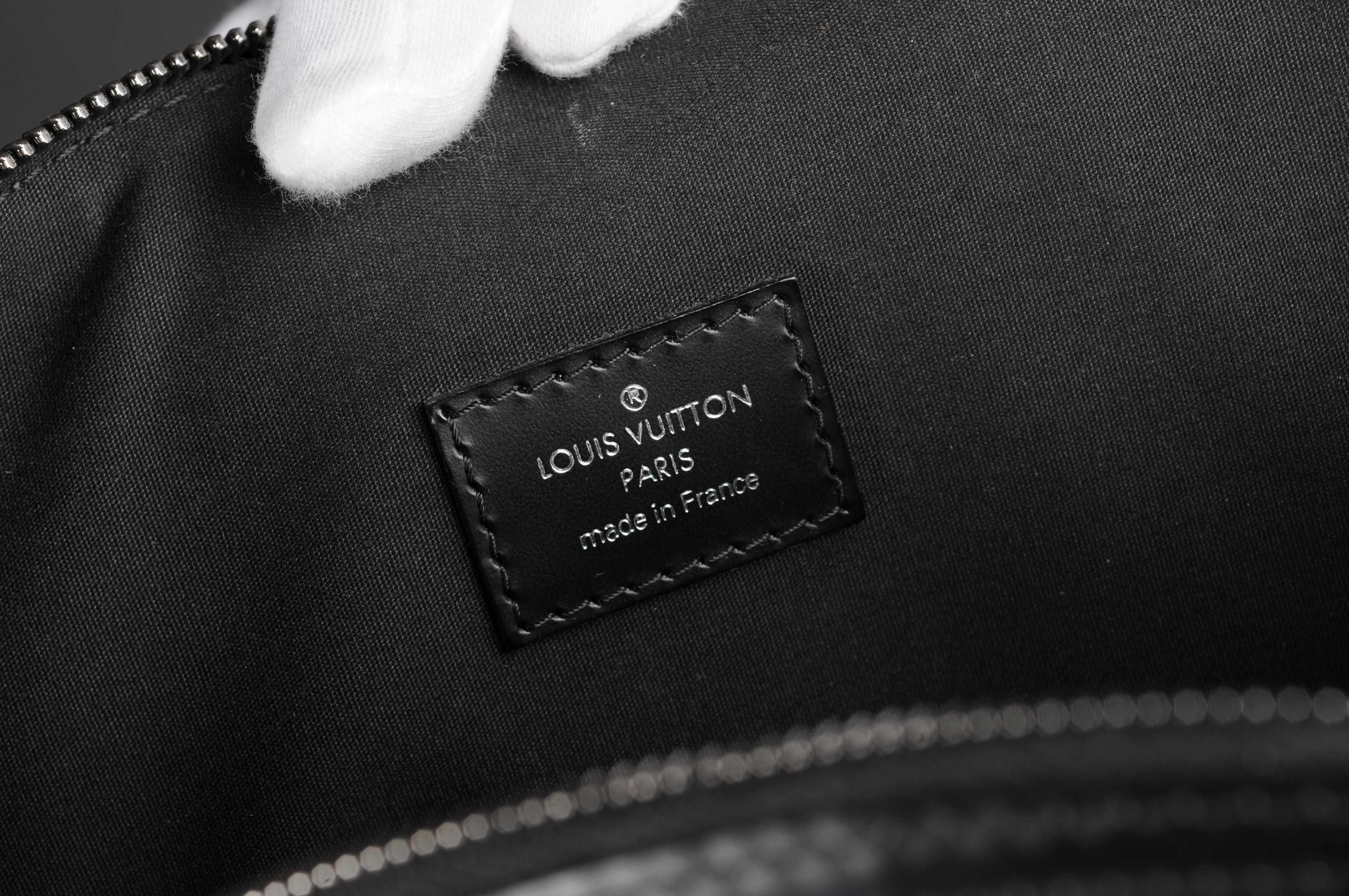 Louis Vuitton Lock it Epi Lederhandtasche schwarz  im Angebot 15