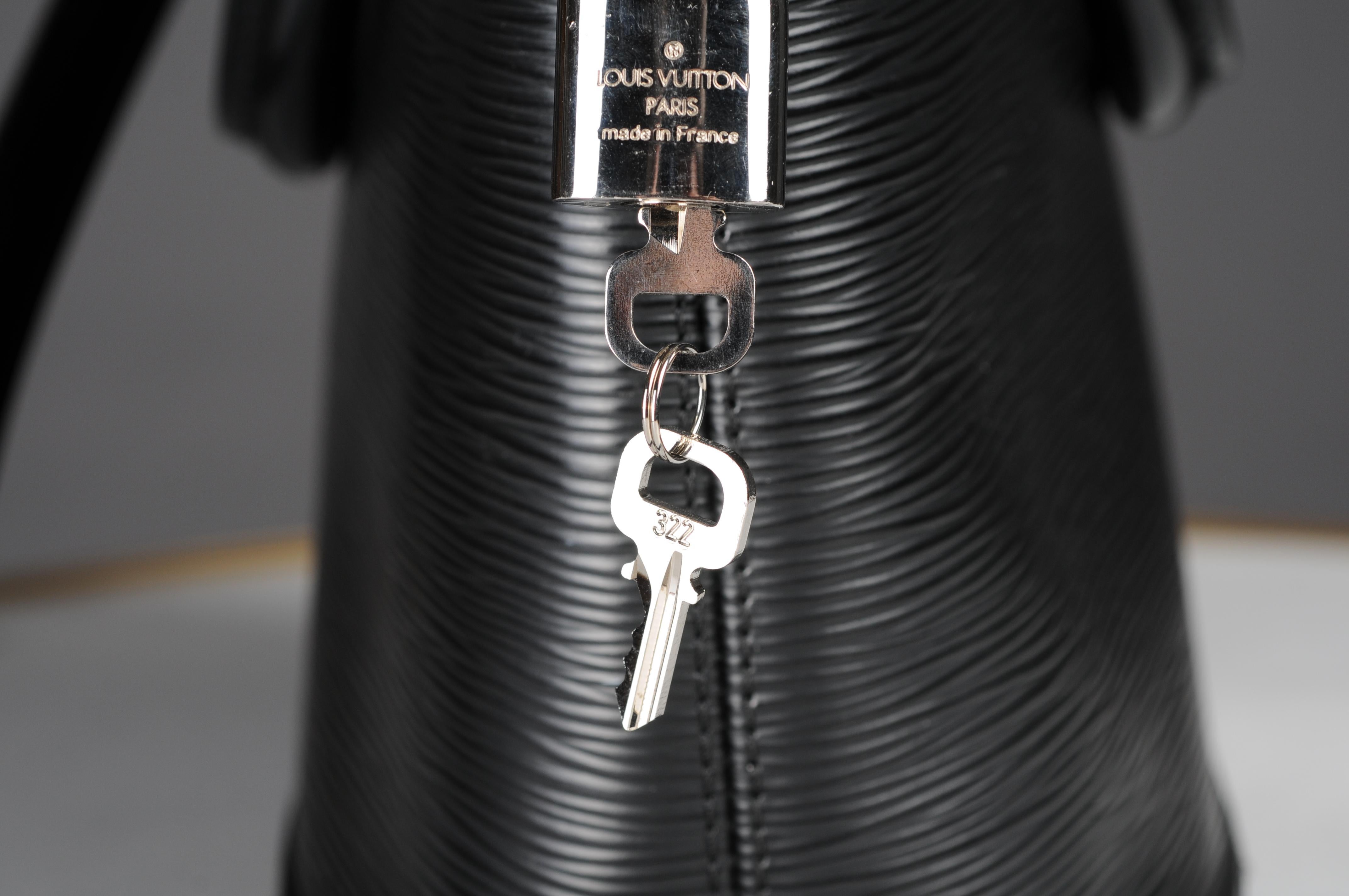 Louis Vuitton Lock it Epi Lederhandtasche schwarz  im Angebot 5